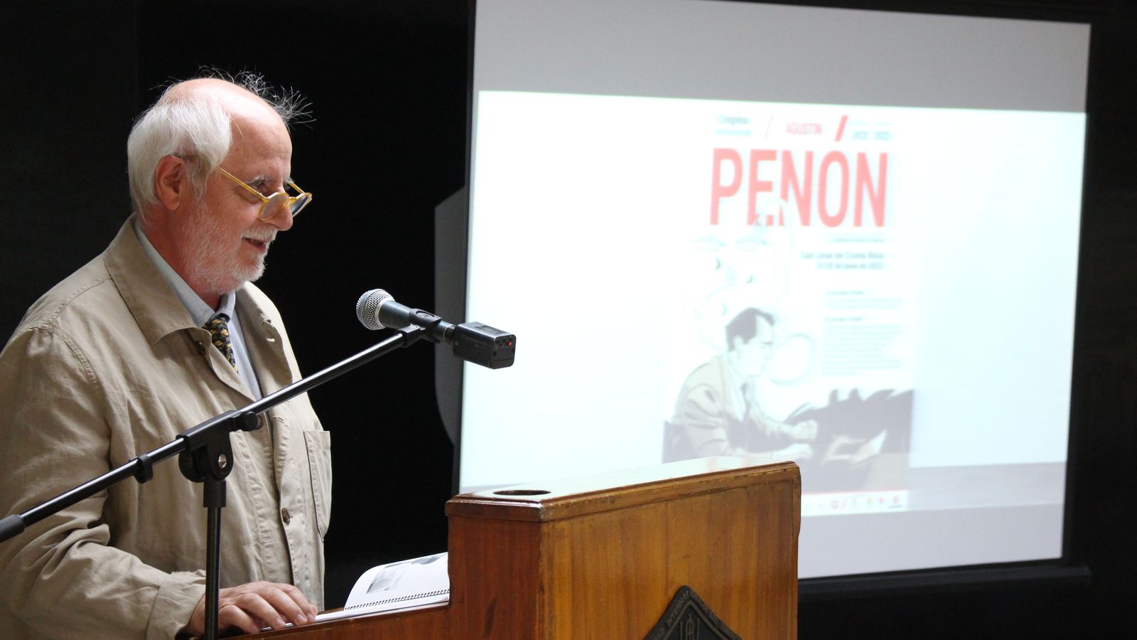 Broche final al Primer Congreso Internacional Agustín Penón en la Universidad Internacional de las Américas en San José de Costa Rica, con una charla de Juan Carlos García de Polavieja, en la imagen, y la proyección del documental 'La maleta de Penón' presentado por su directora, Isabel M. Reverte.