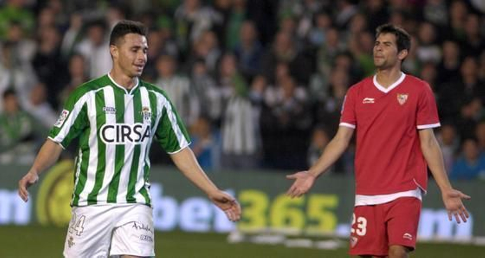 Betis y Sevilla empatan en el Benito Villamarín (1-1). / Manuel Gómez