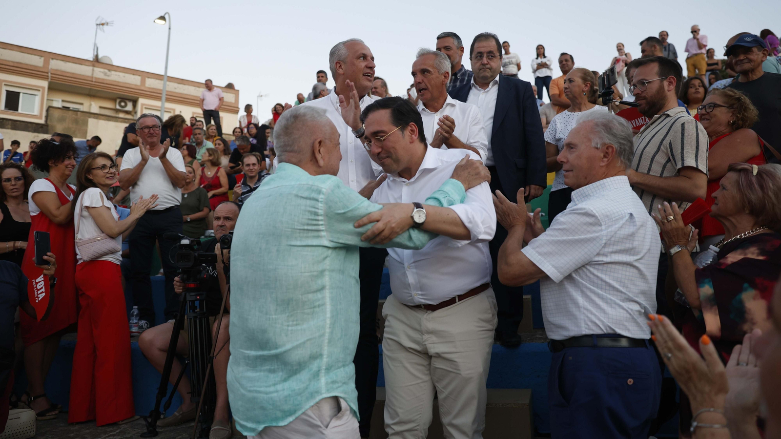 Las fotos del ministro Jose Manuel Albares durante el mitin en San Roque