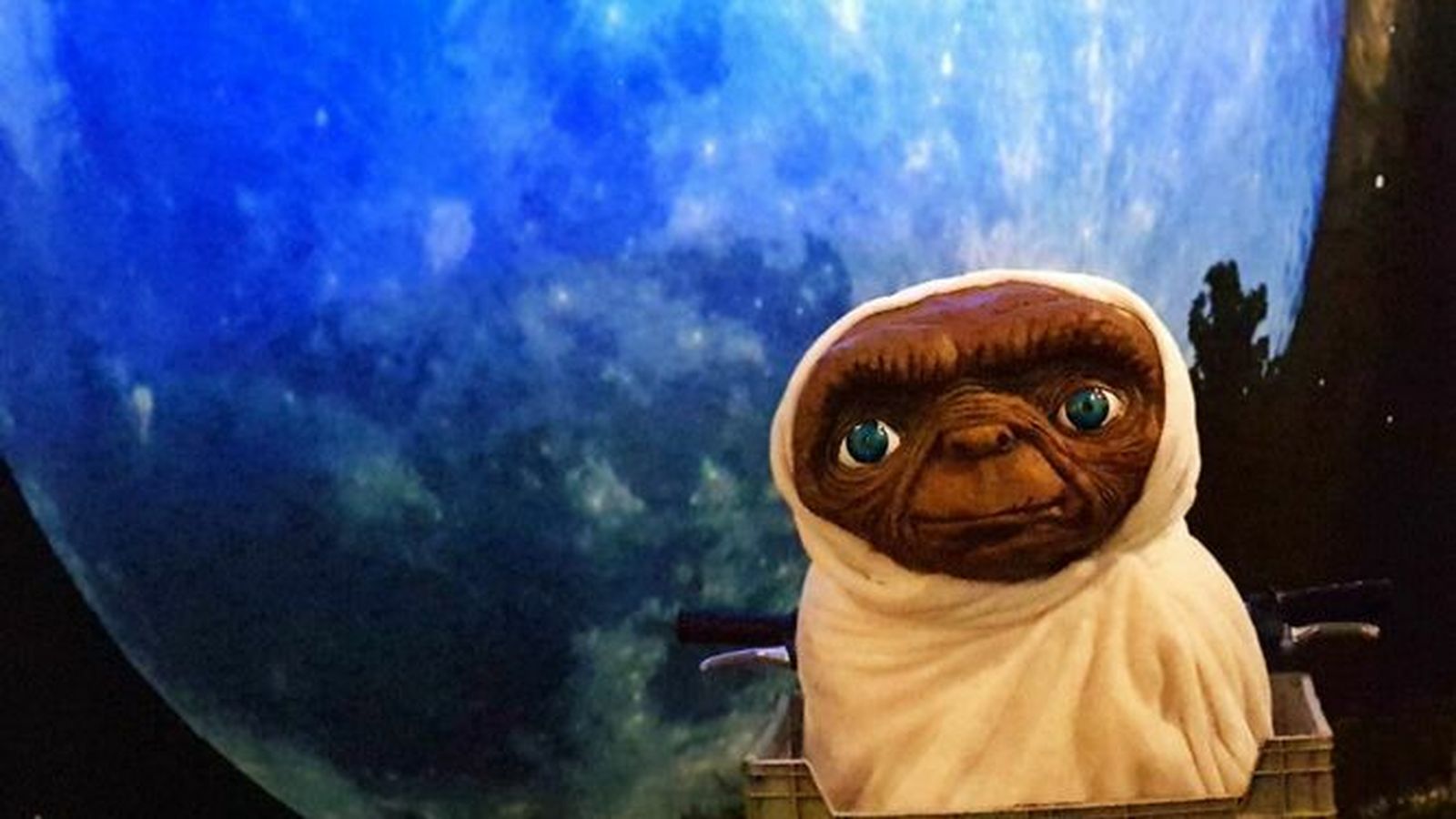 E. T. en la exposición de El Puerto.