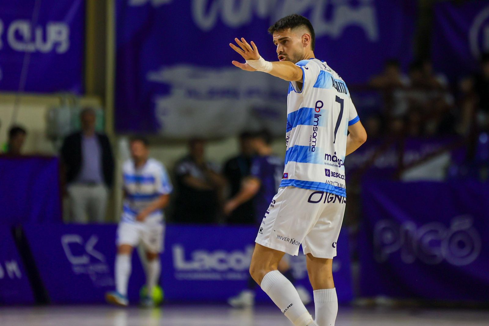 Gesta del Málaga Ciudad Redonda en Alzira y a la final del play off de ascenso (2-3)