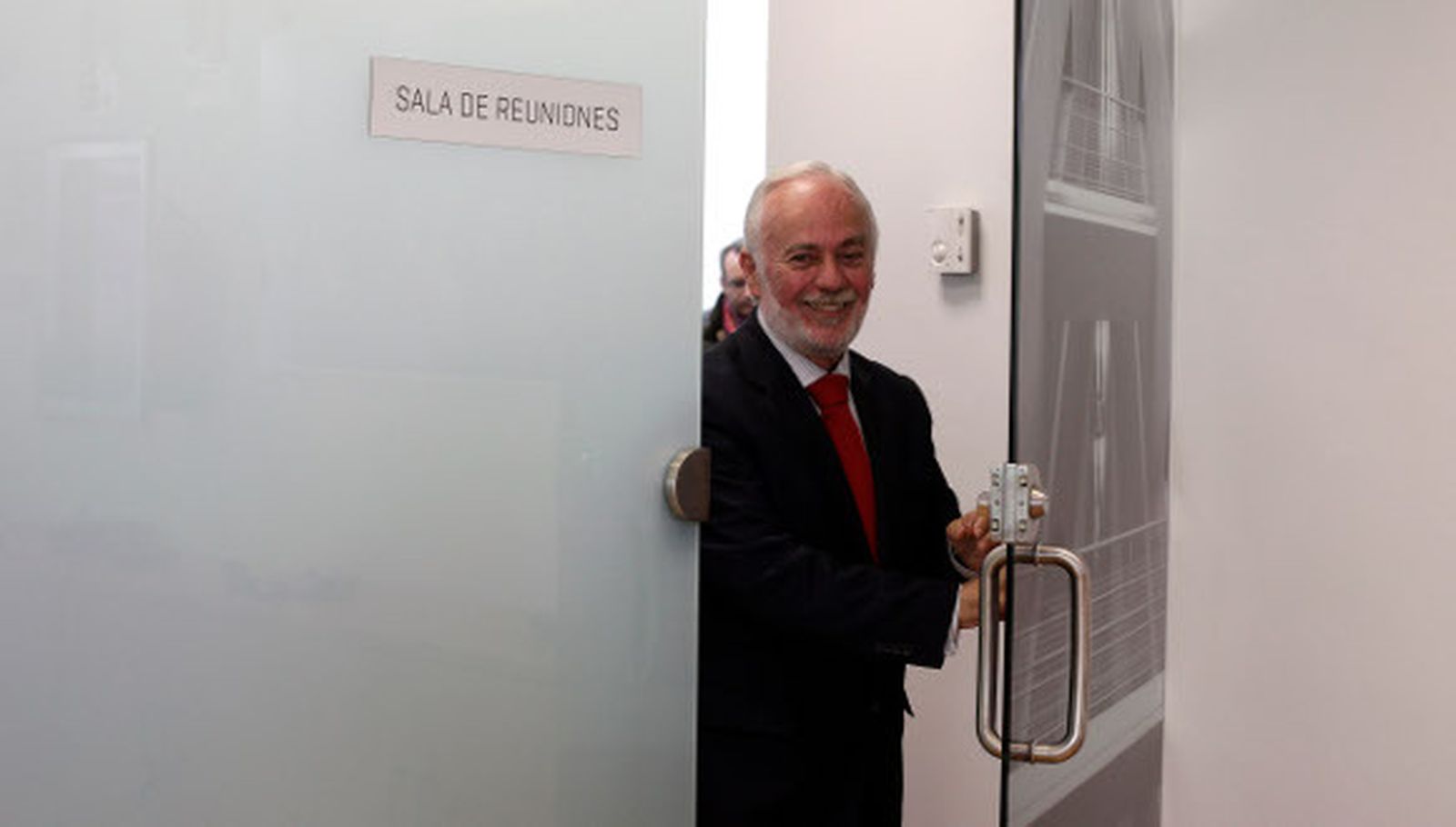 Isaías Pérez Saldaña.