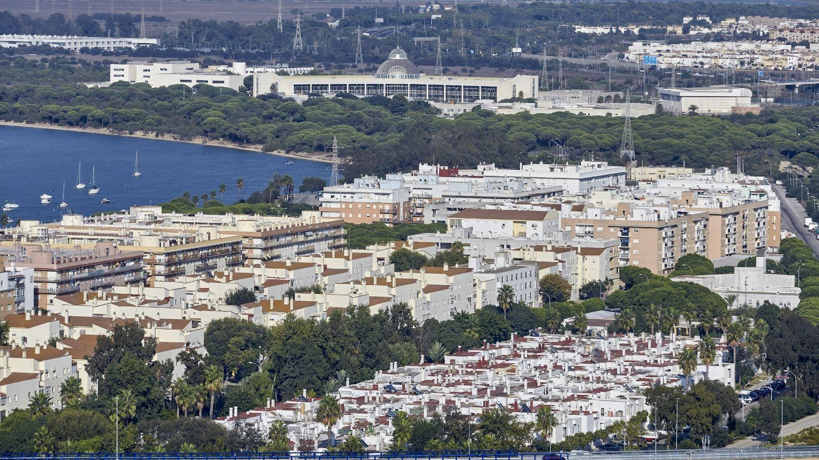 Una vista panorámica de la barriada Río San Pedro en Puerto Real