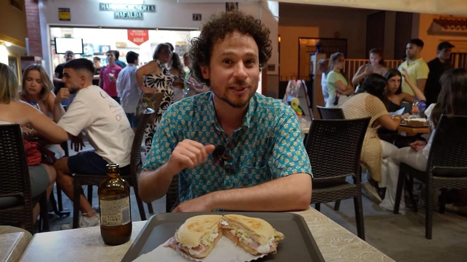 Luisito Comunica prueba el campero de Mafalda.