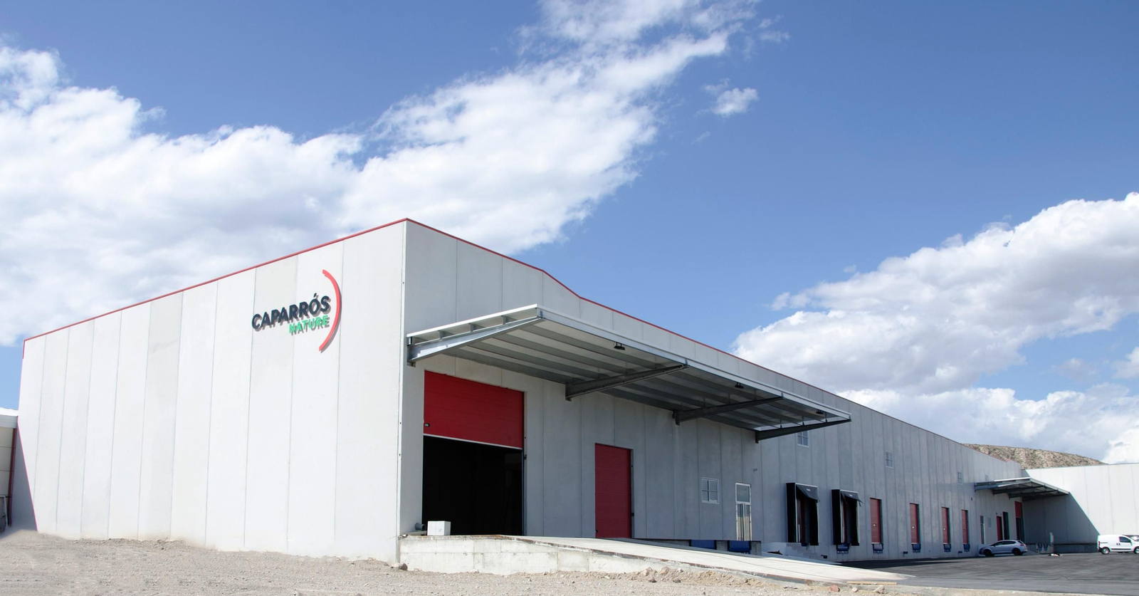 Imagen de las nuevas instalaciones de Caparrós Nature en Níjar.