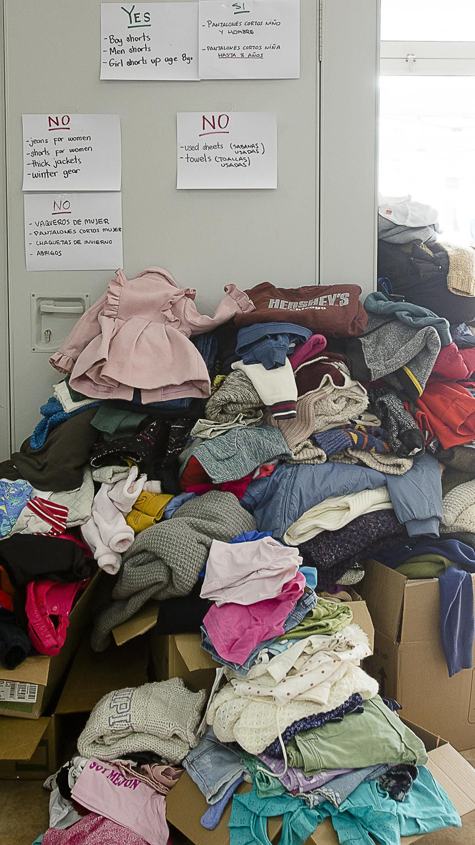 Imágenes de la llegada a Rota de refugiados afganos