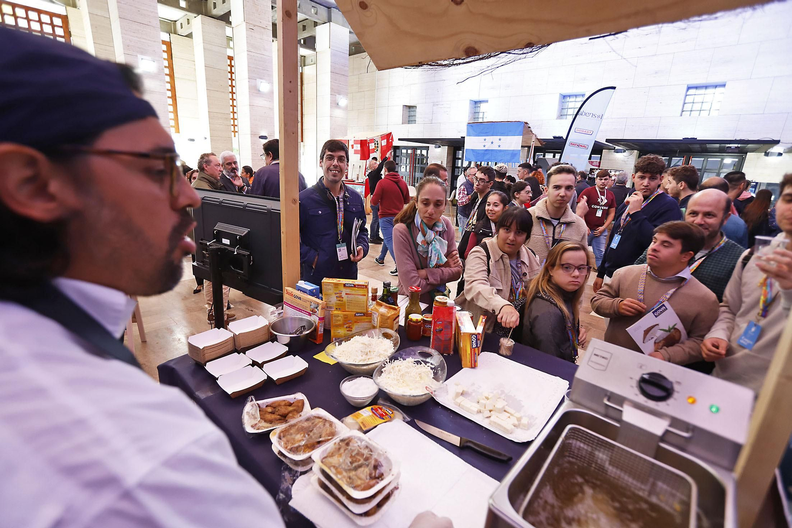 Binómico: Imágenes de la jornada de la jornada de martes en el congreso gastronómico Iberoamericano