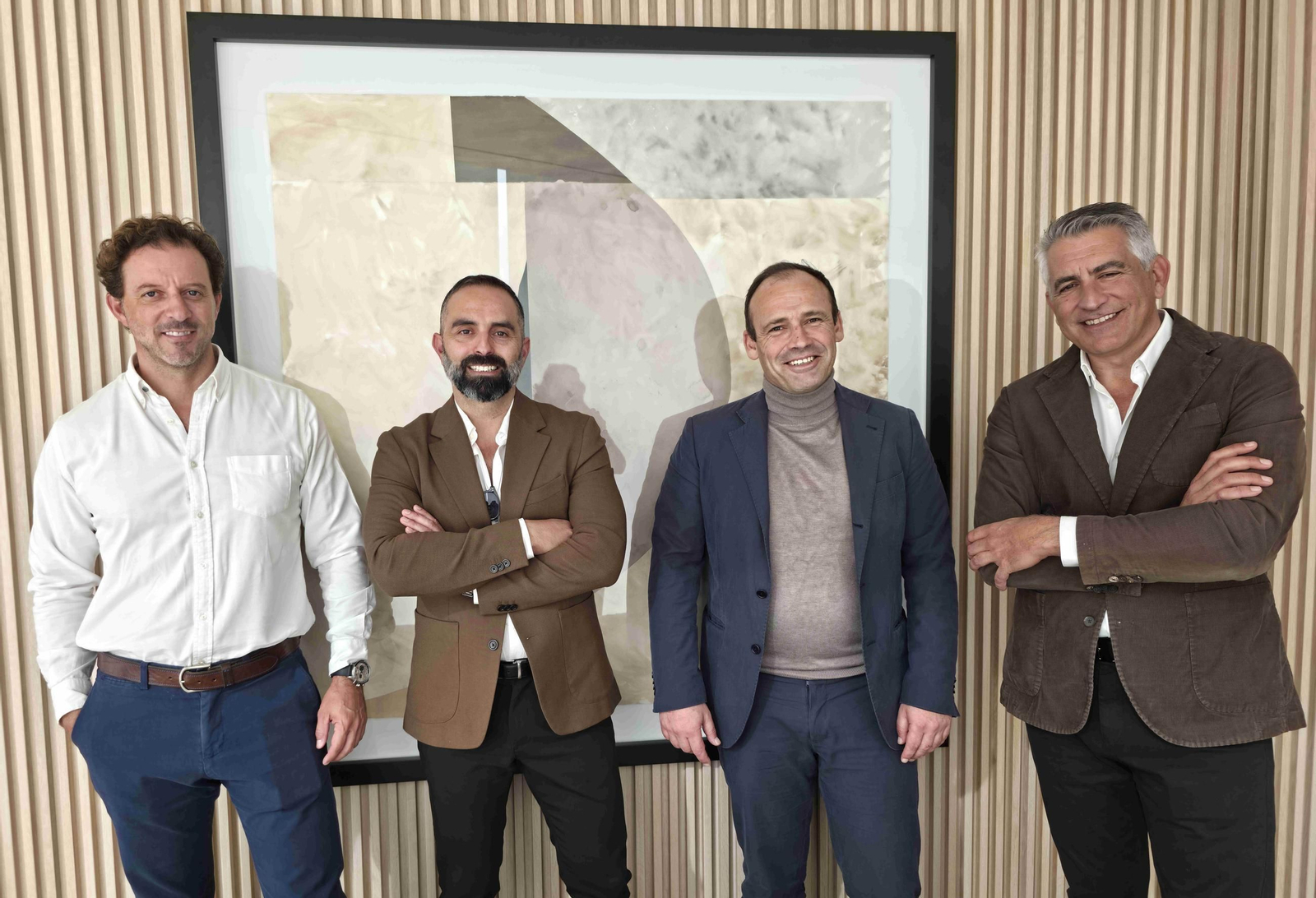 José Andrés Mena (segundo por la derecha), junto a los nuevos cargos de Jamena Construcciones.