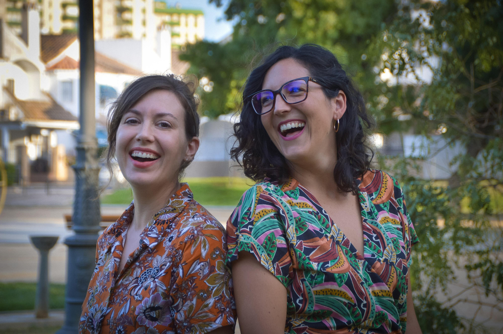 Imágenes de las autoras de la obra, Leticia Guitarte (i) y María Martín.