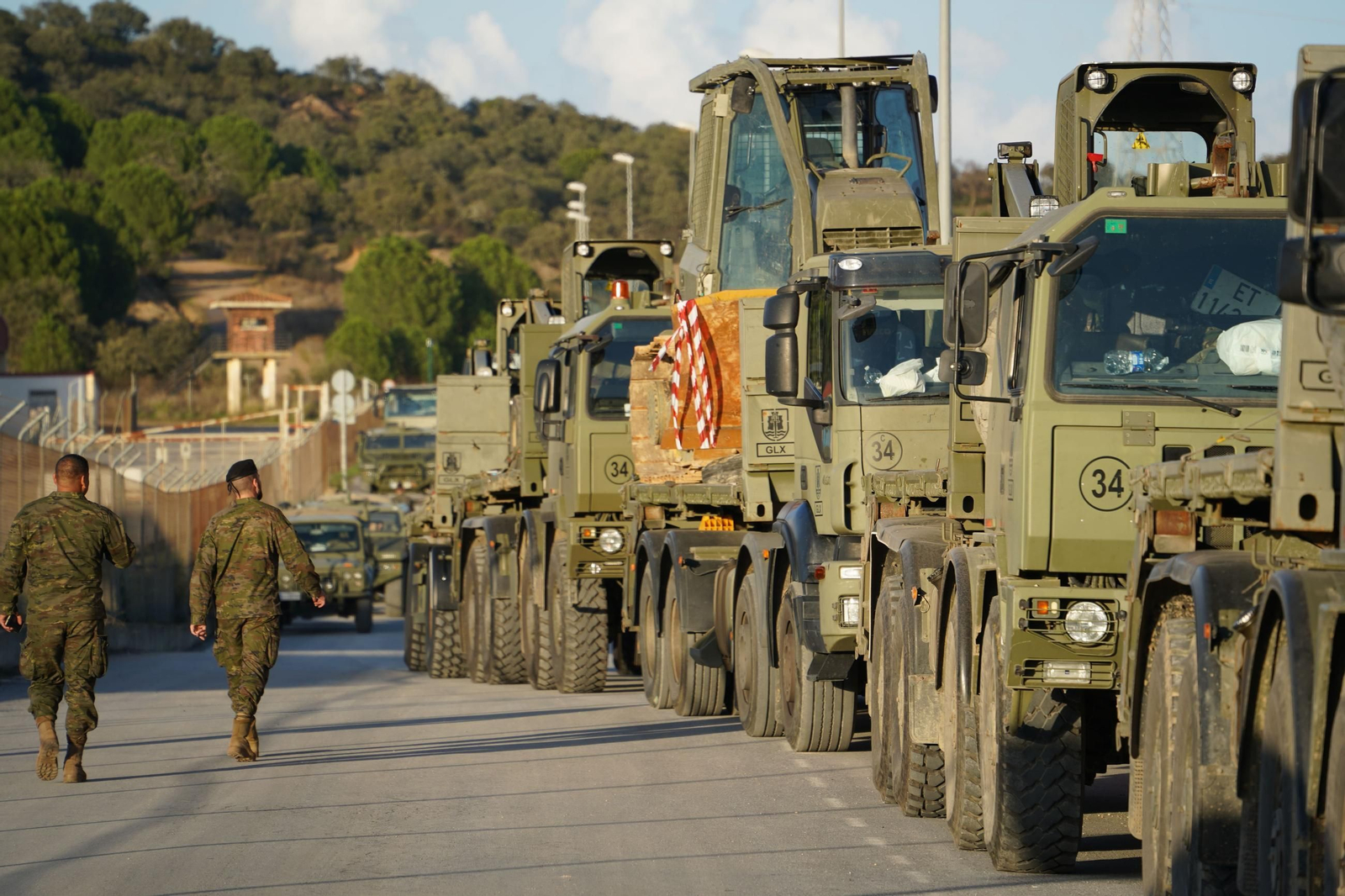 Los zapadores de la Brigada Guzmán el Bueno X de Córdoba parten hacia Valencia, en imágenes