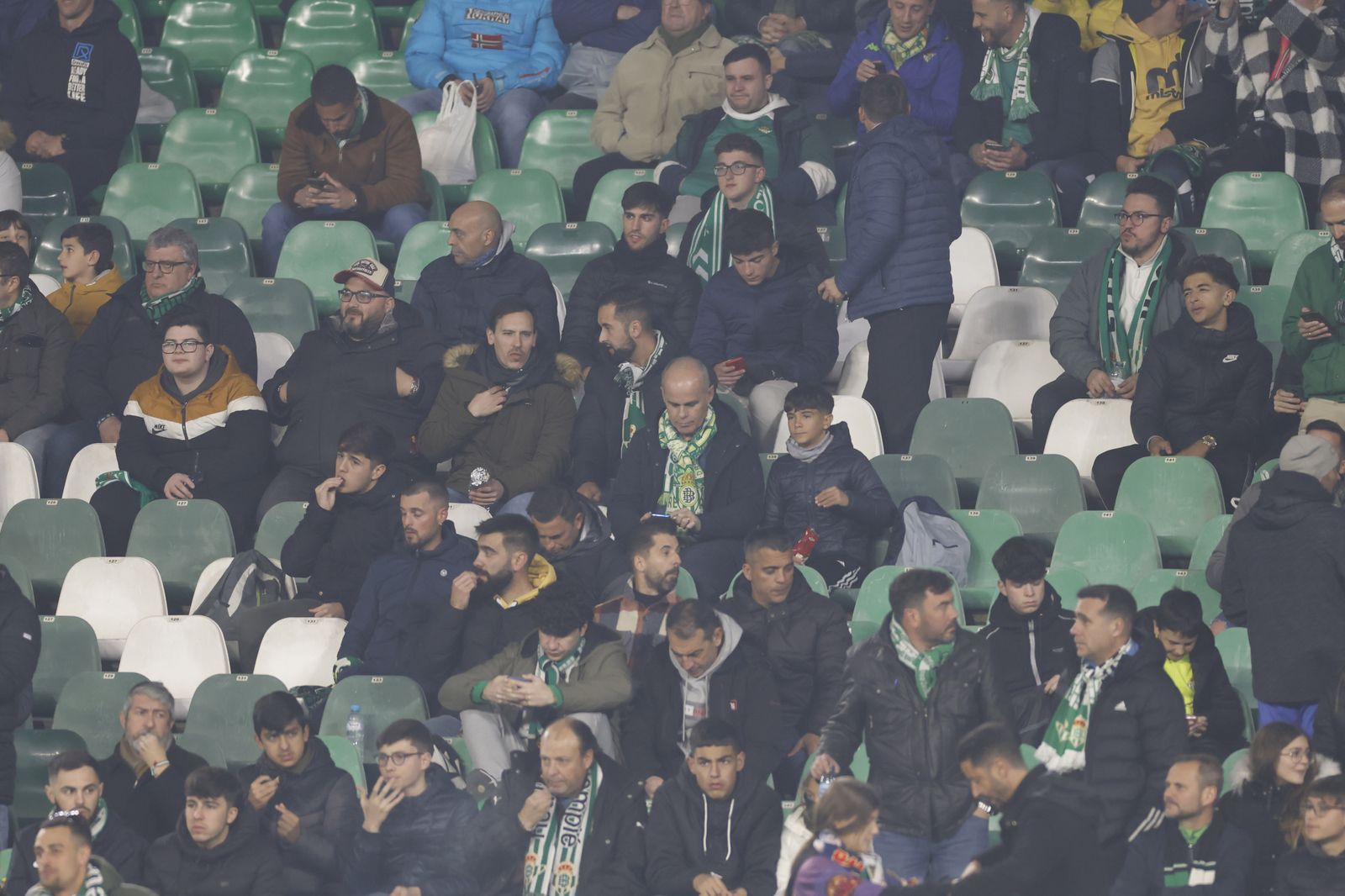 Búscate en las fotos del Betis-Barcelona