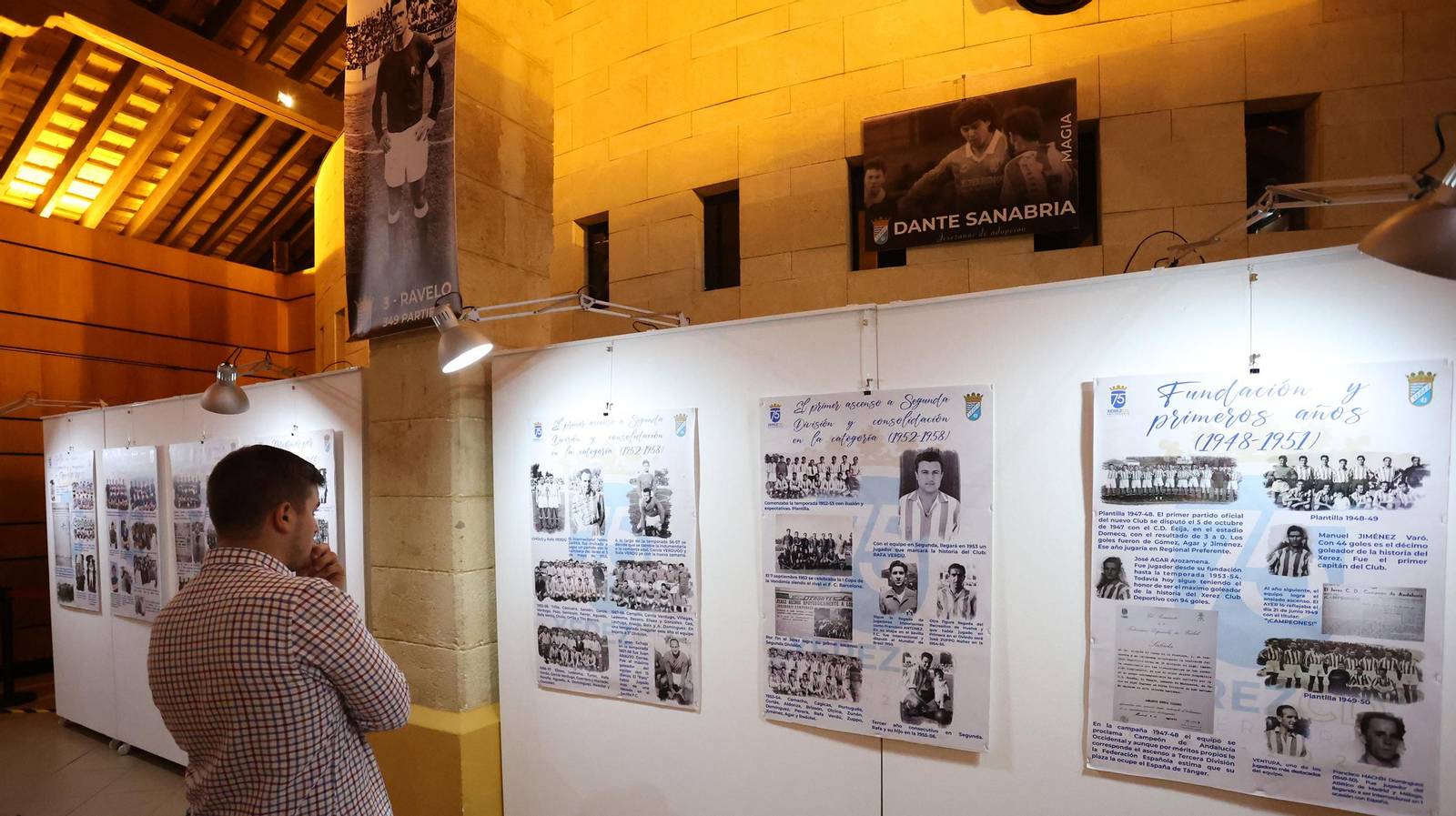 Inauguración de la exposición por el  75 aniversario del Xerez CD