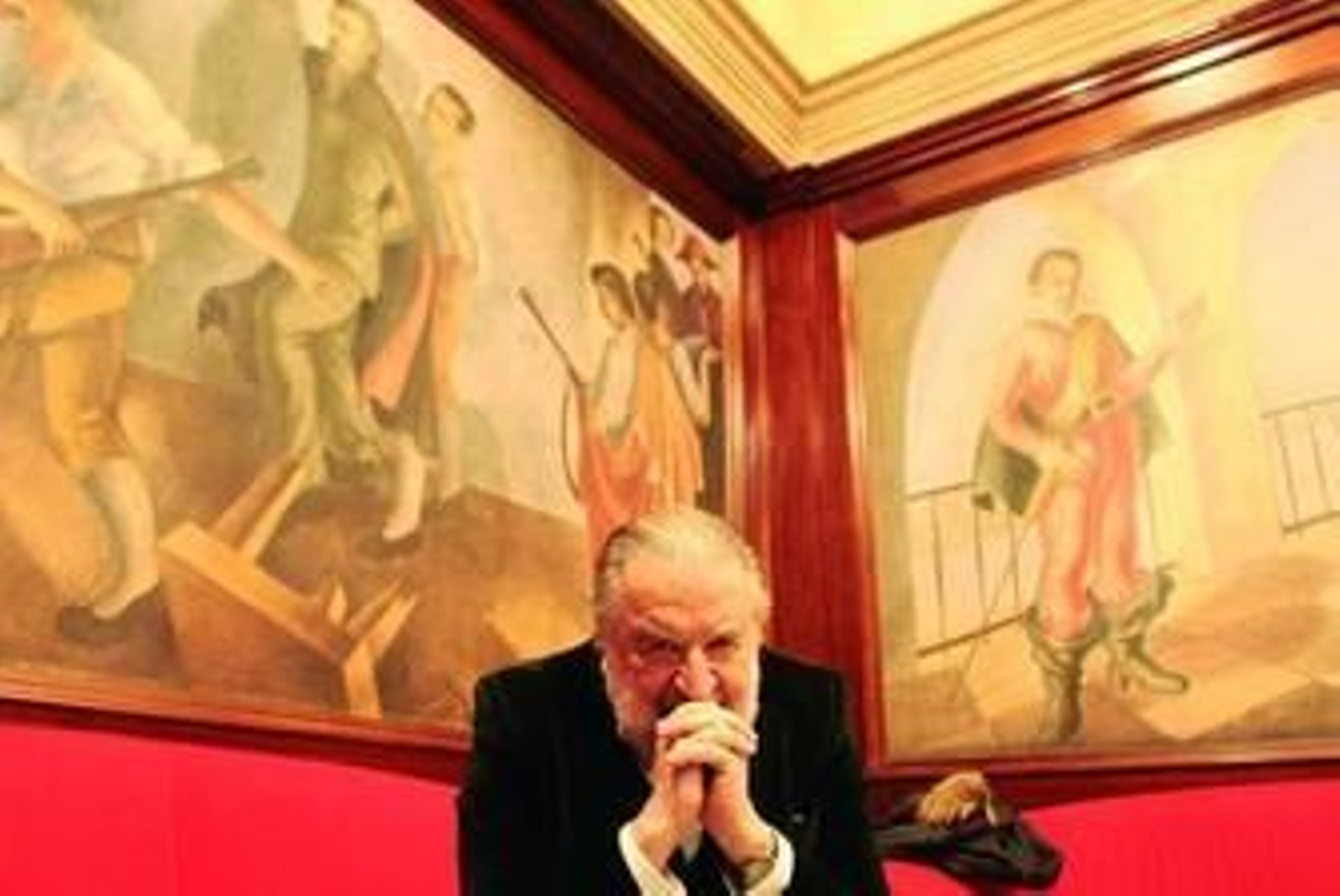 El director italiano ayer en el Isabel la Católica, antes de la proyección de su filme 'La casa de las ventanas que ríen' ('La casa dalle finestre che ridono').