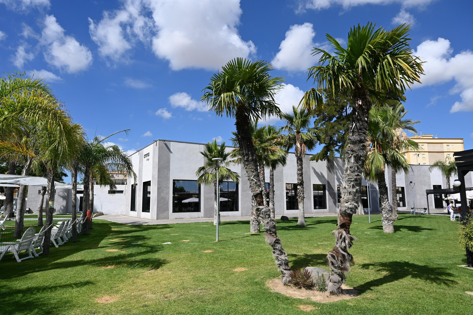 Apertura de piscinas en Arena Village