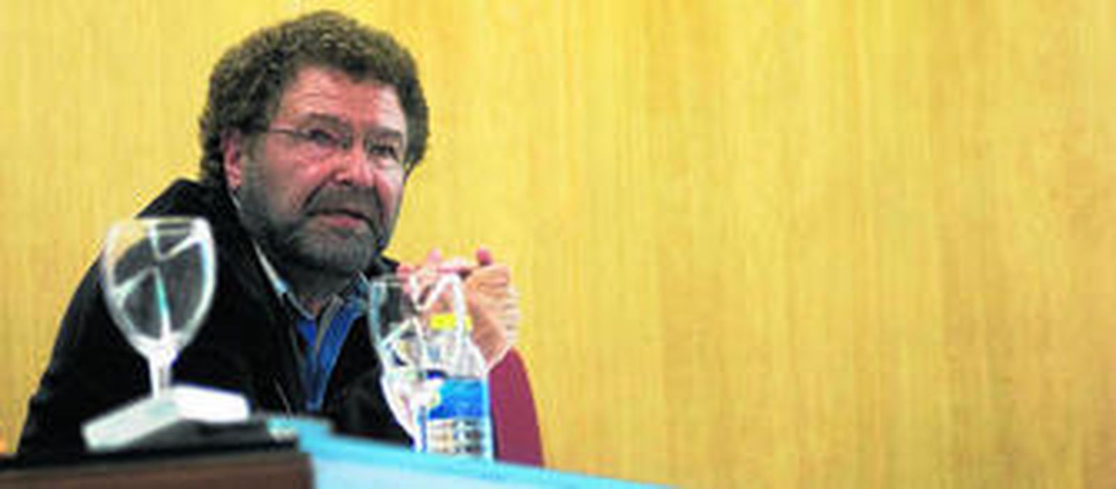 El profesor Castellano, ayer, durante  su conferencia.