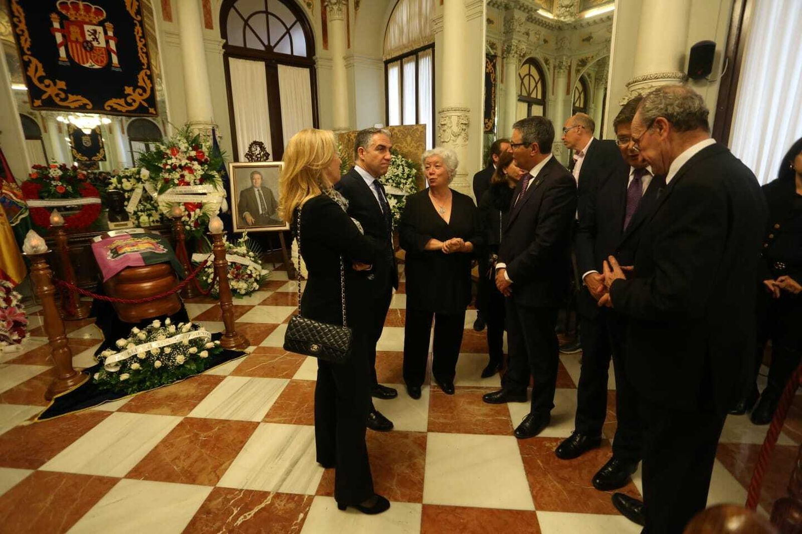 Fotos de la capilla ardiente de Manuel Alcántara