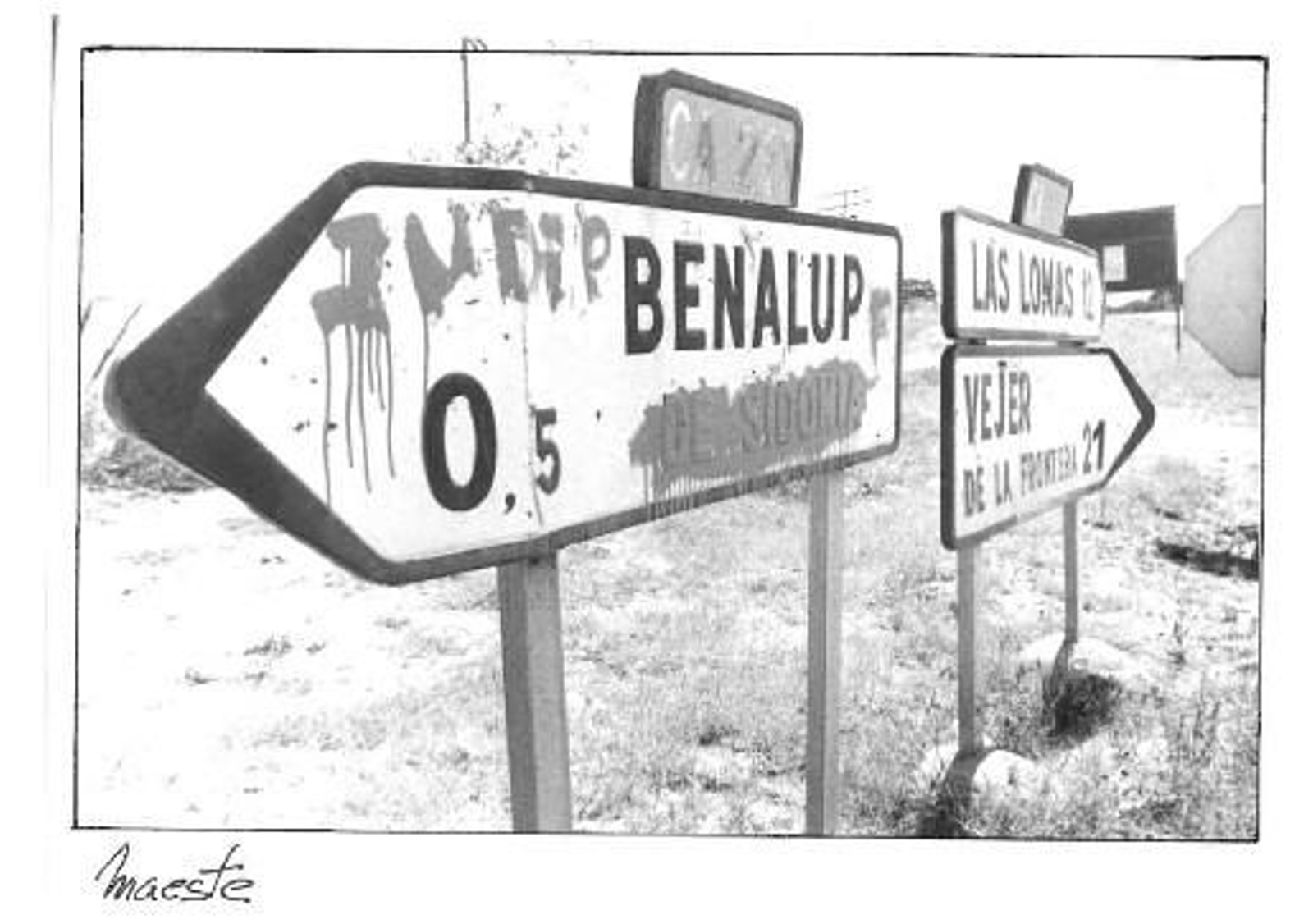 Una señal en una carretera reclamando la independencia de Benalup y con el topónimo ‘de Sidonia’ tachado.