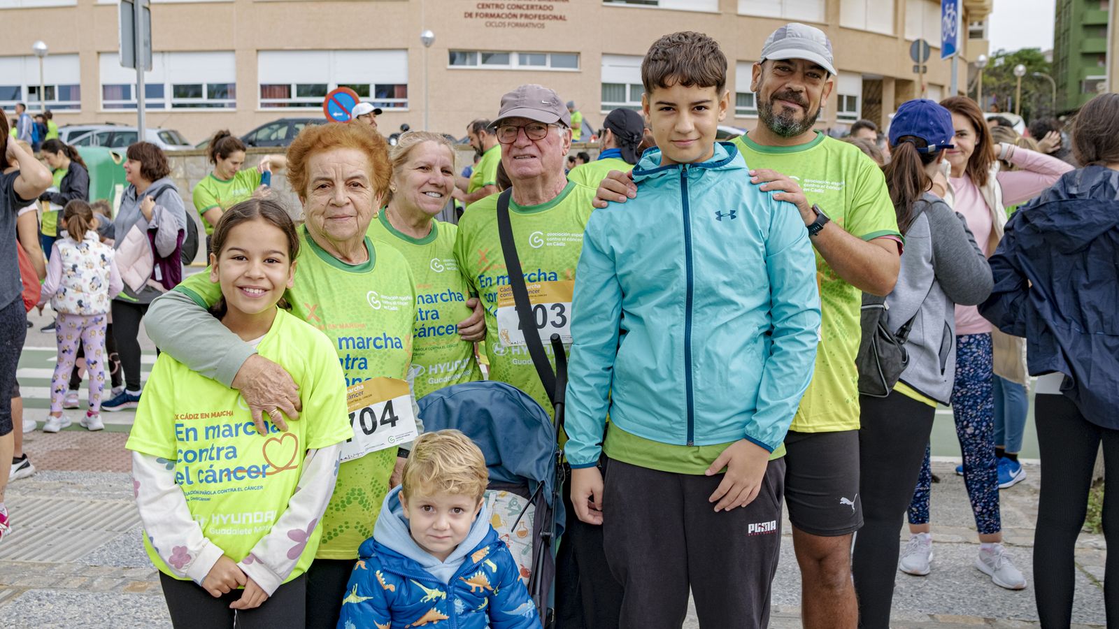 Búscate entre las fotos de la X carrera Cádiz en marcha contra el cáncer