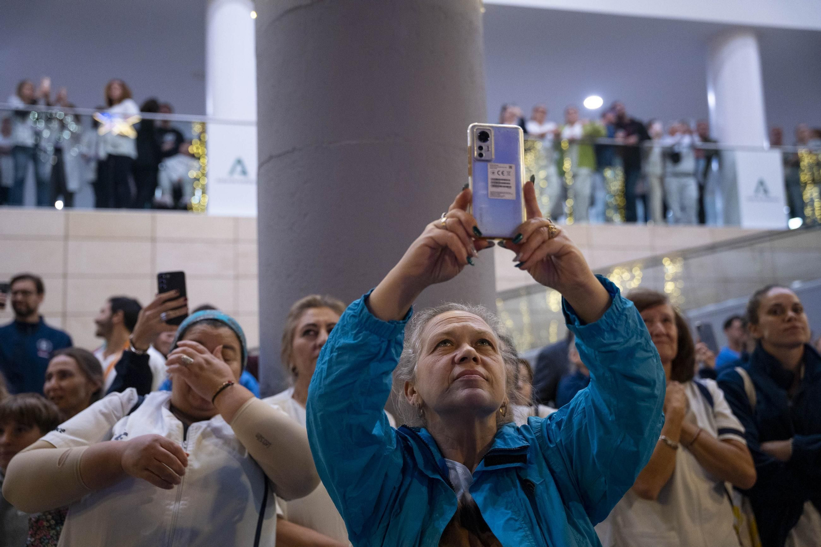 El encendido del alumbrado navideño del Hospital Universitario Torrecárdenas, en imágenes