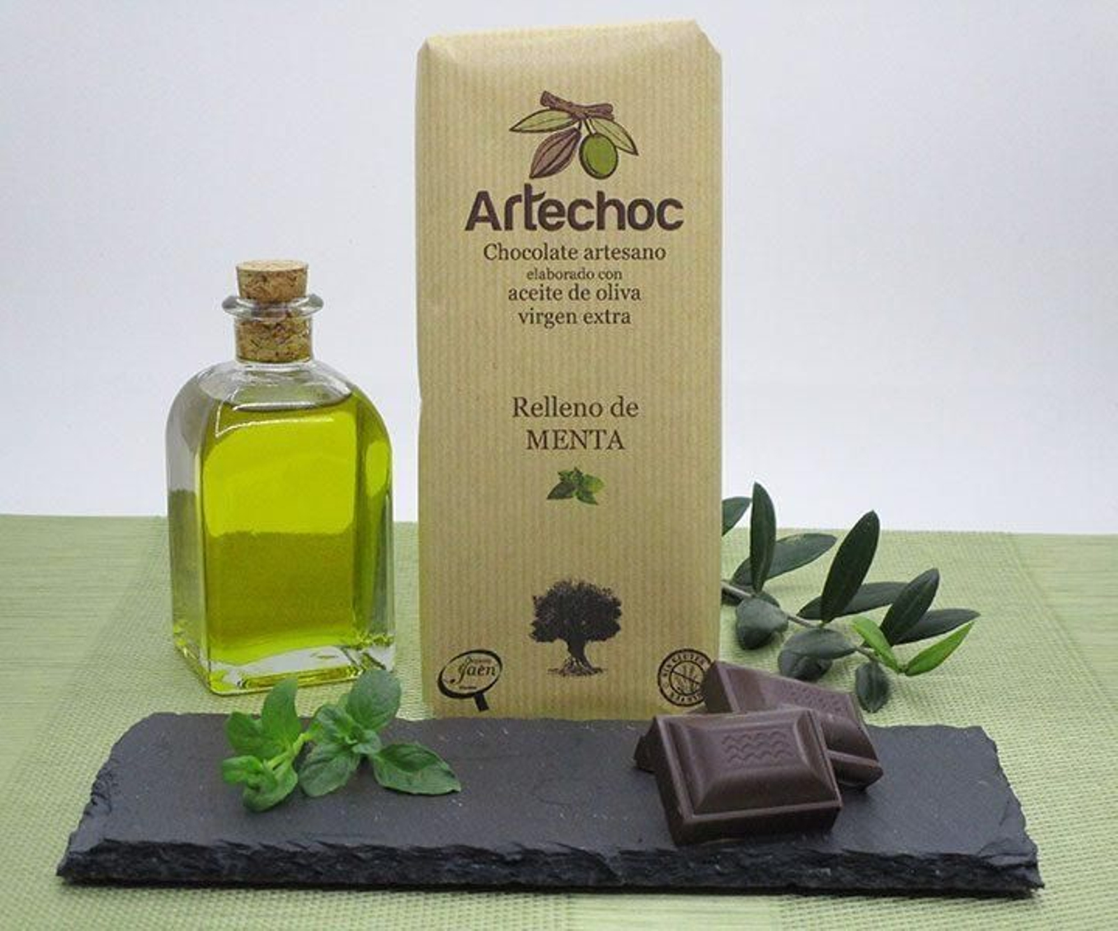 Tableta de Chocolate con aove relleno de menta Artechoc.