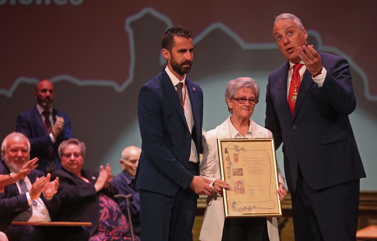 Fotos del pleno institucional de honores y distinciones por el 317º aniversario de San Roque