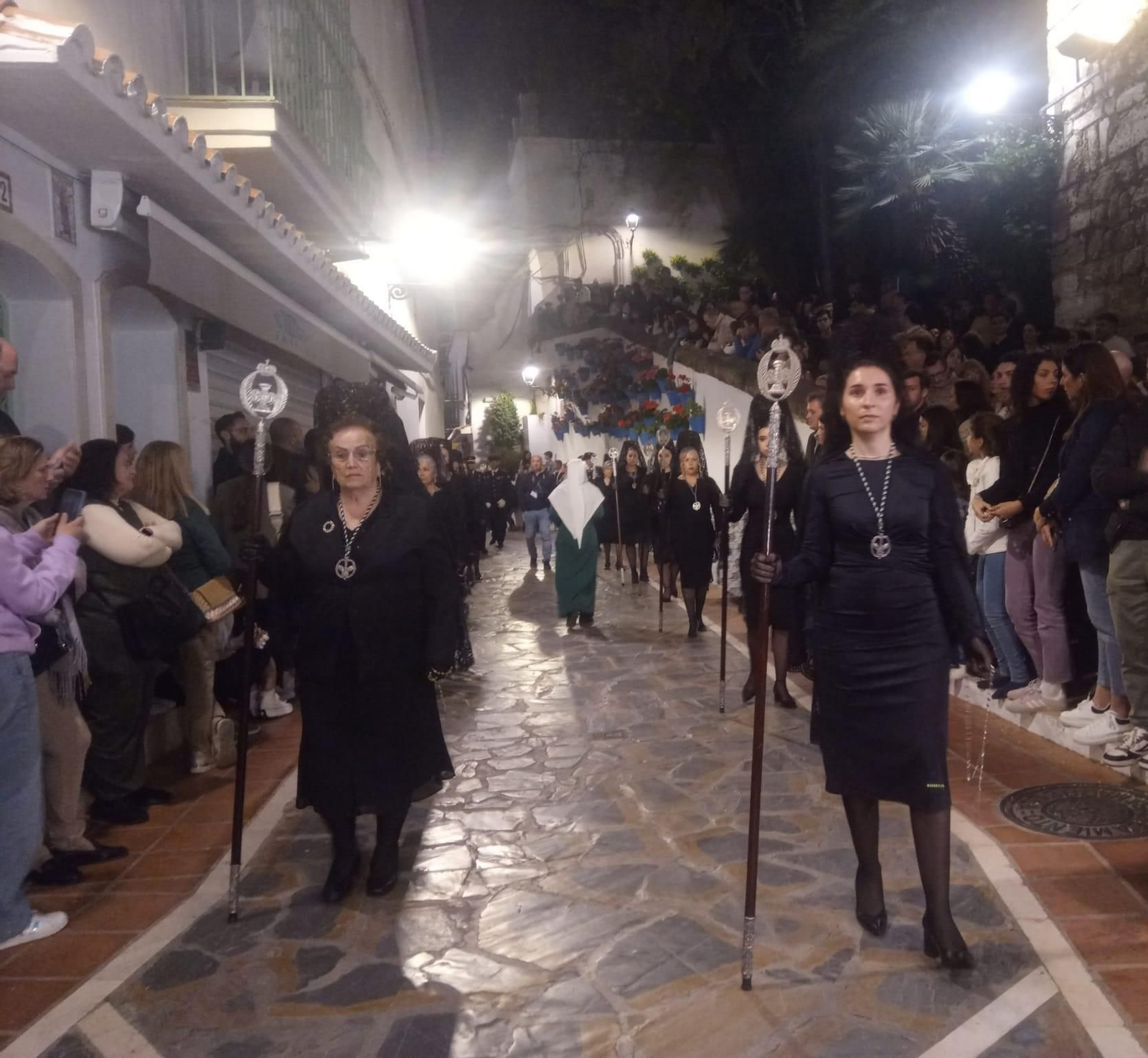 El Cristo Atado a La Columna el Lunes Santo en Marbella, en imágenes