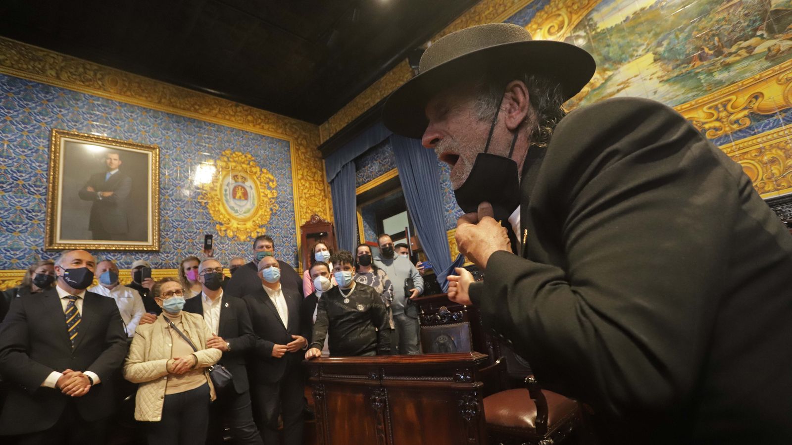 Fotos de la imposición de la insignia de Algeciras a El Lolo