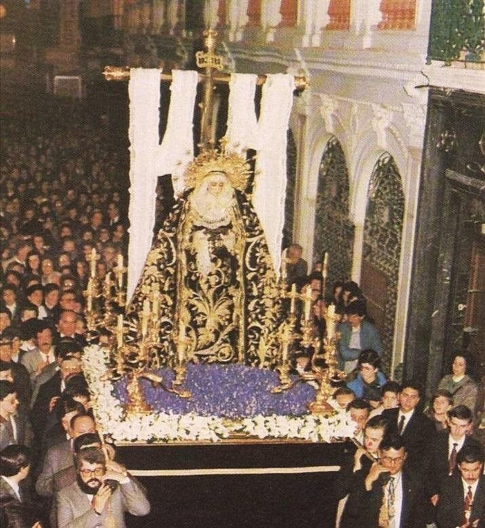 La Soledad de San Lorenzo presidiendo el Vía Crucis de las cofradías