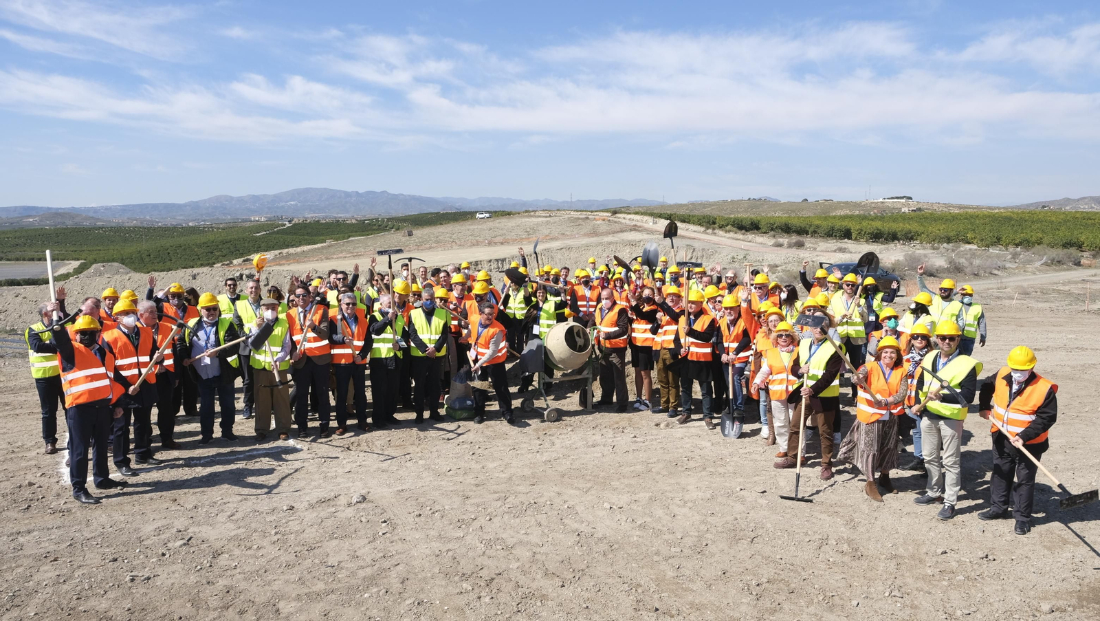 Fotogalería acto reivindicación del AVE en Vera. Almería