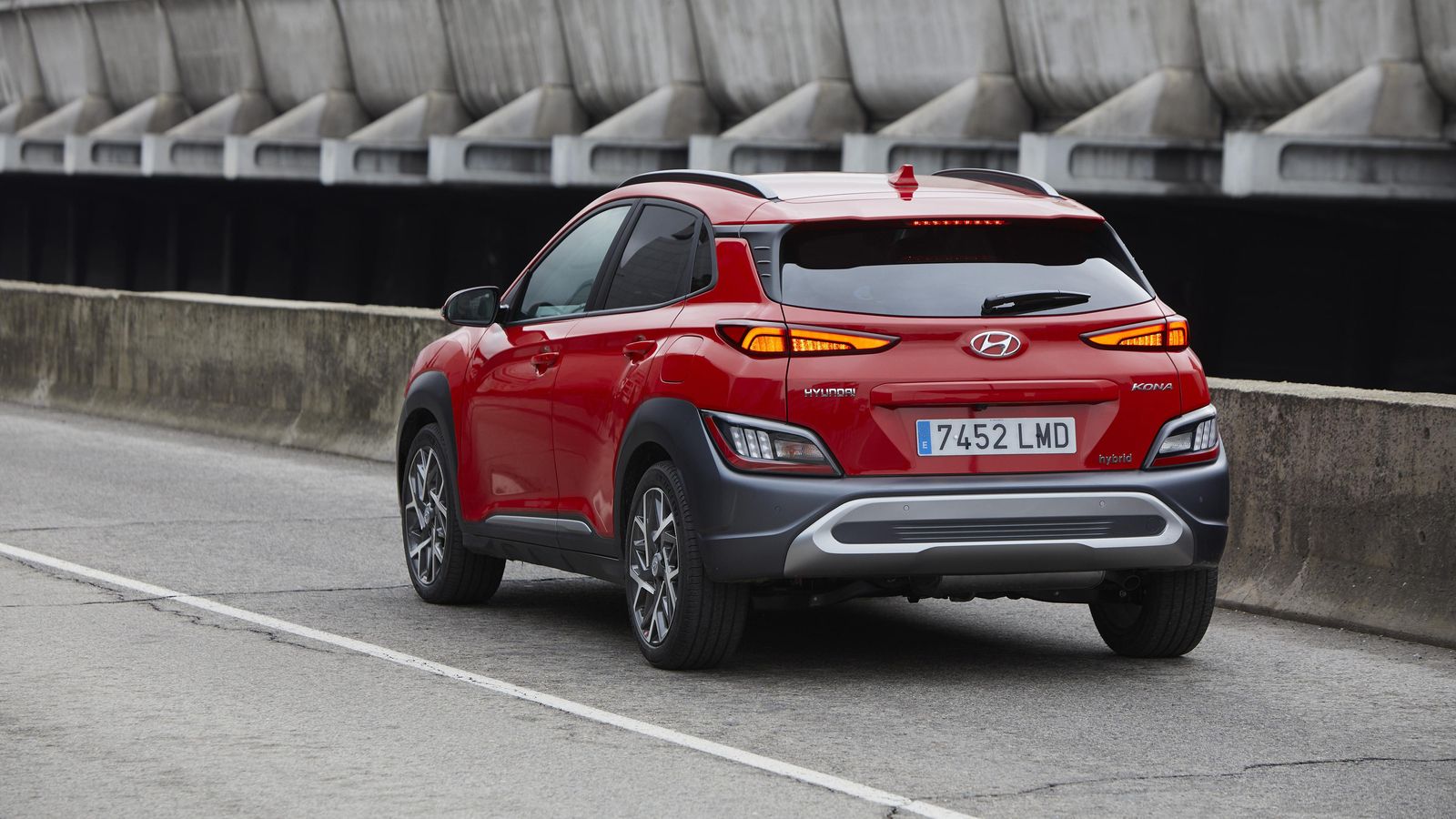 Los microhíbridos con la arquitectura de 48 voltios incorporan la denominación Hybrid en su portón trasero.