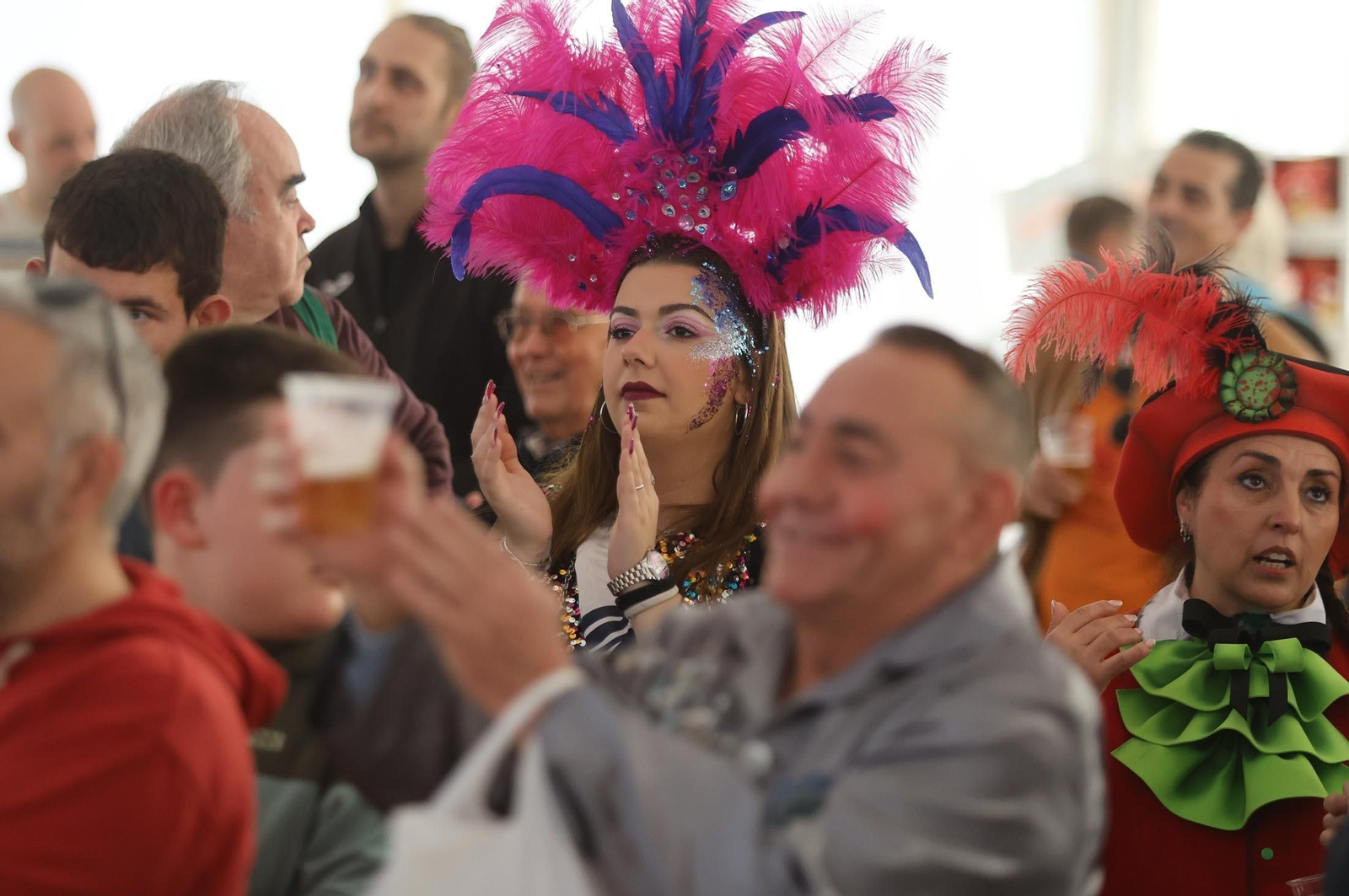 Imágenes del gran ambiente en el carrusel de agrupaciones del Carnaval Colombino 2024