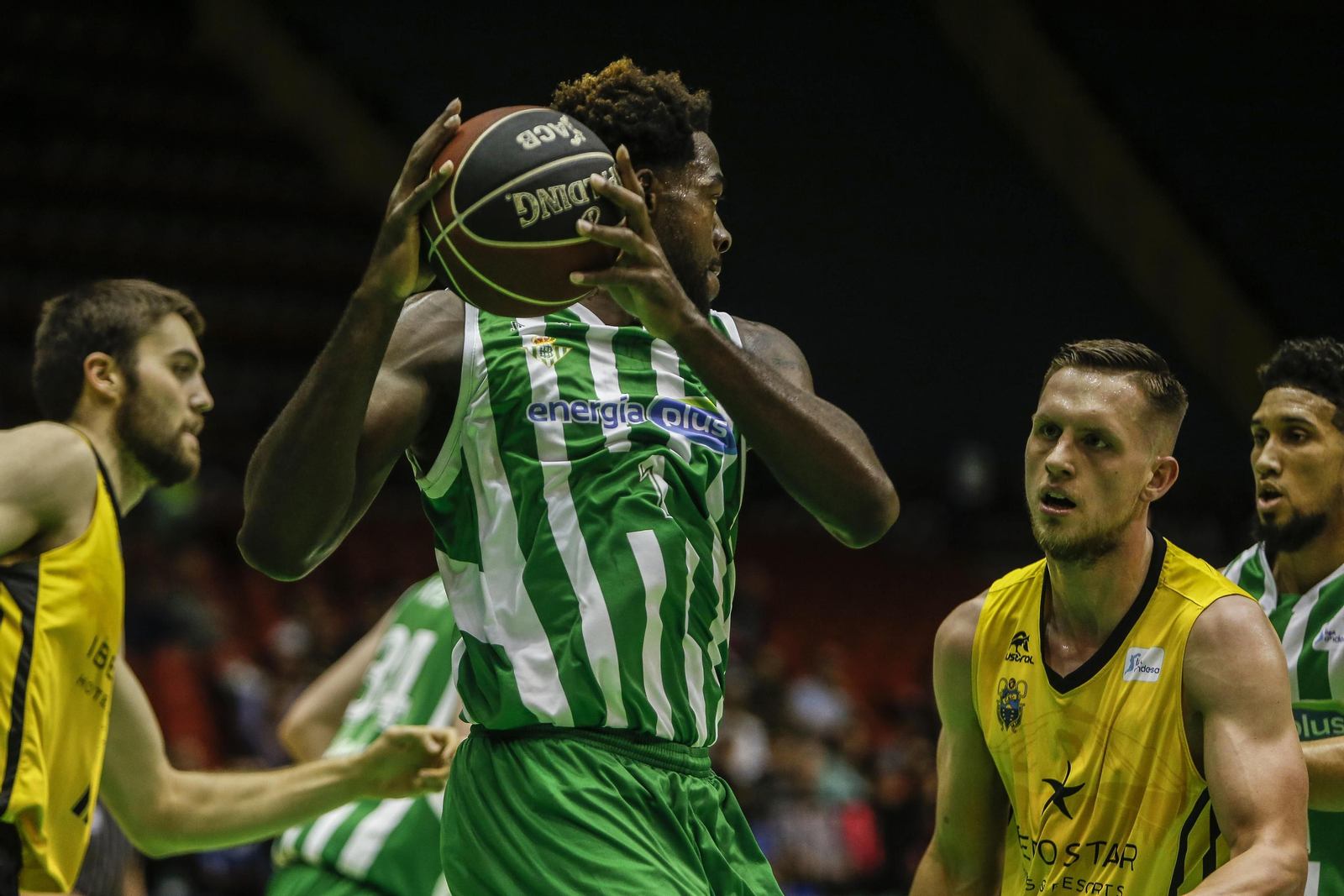 Las imágenes del Betis Energía Plus-Iberostar Tenerife