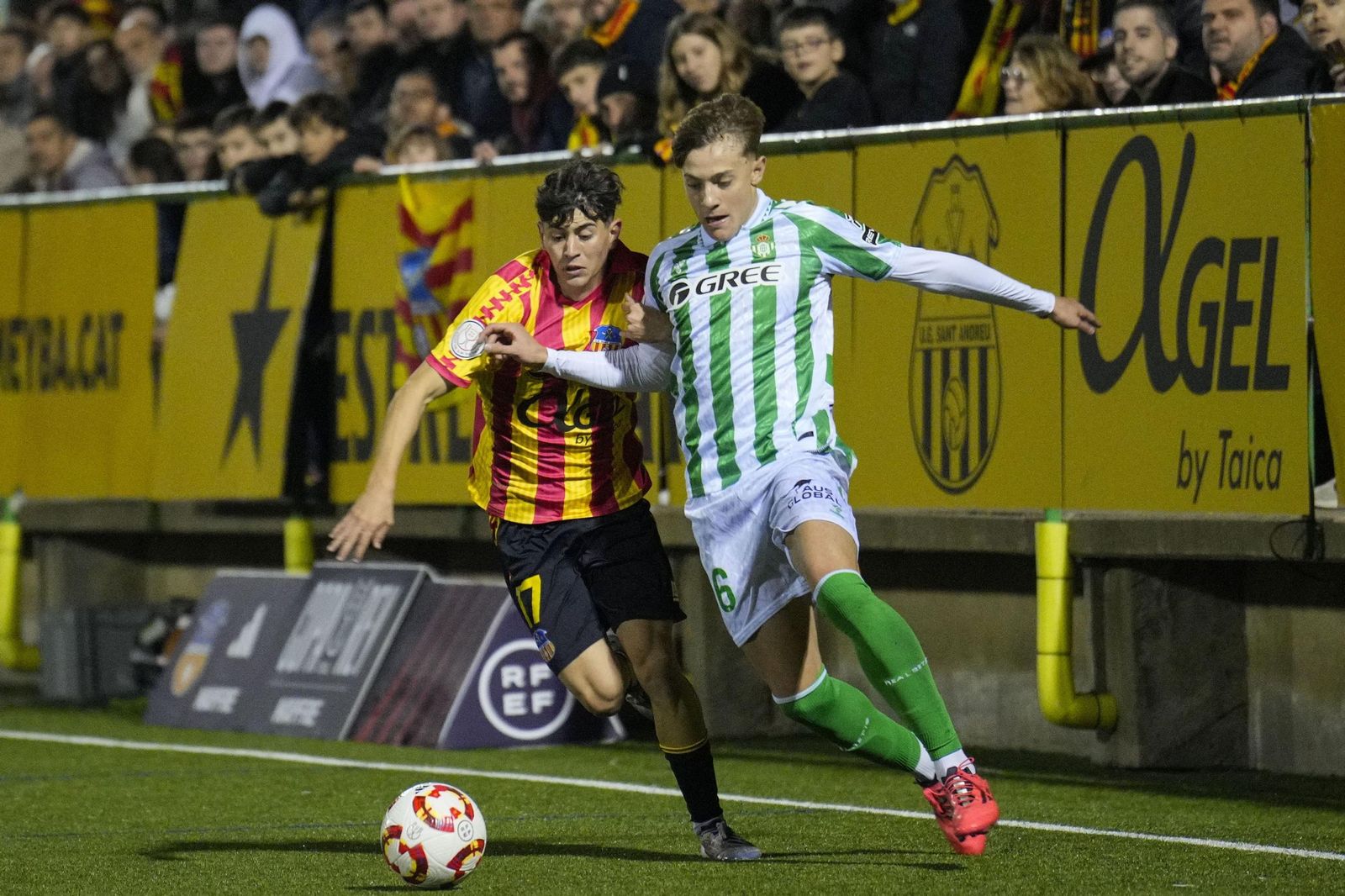Las fotos del Sant Andreu - Betis de Copa del Rey