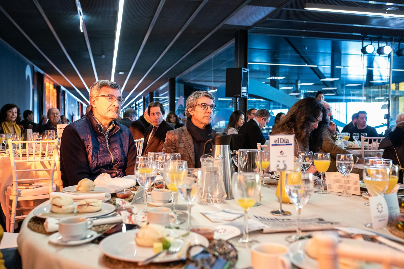 Imágenes de los invitados a la conferencia y desayuno-coloquio con Antonio Sanz en el Foro Joly Andalucía