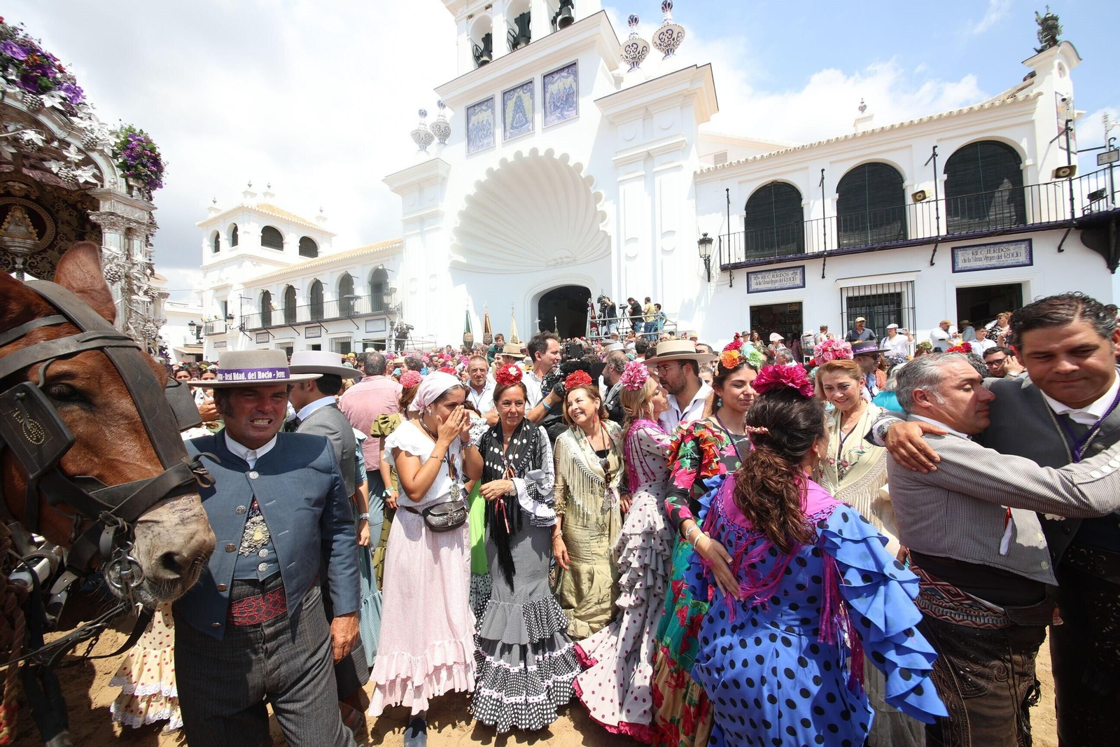 La Hermandad del Rocío de Jerez se presenta ante la Virgen