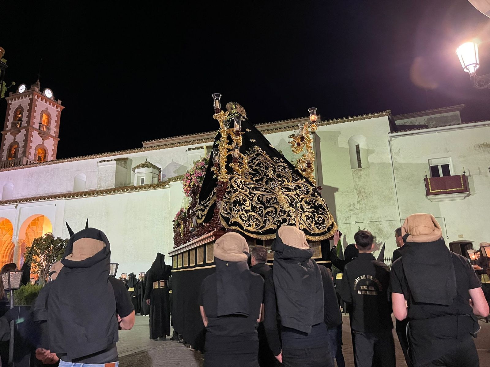 Viernes Santo en Fuente Obejuna: La procesión del Santo Entierro, en imágenes