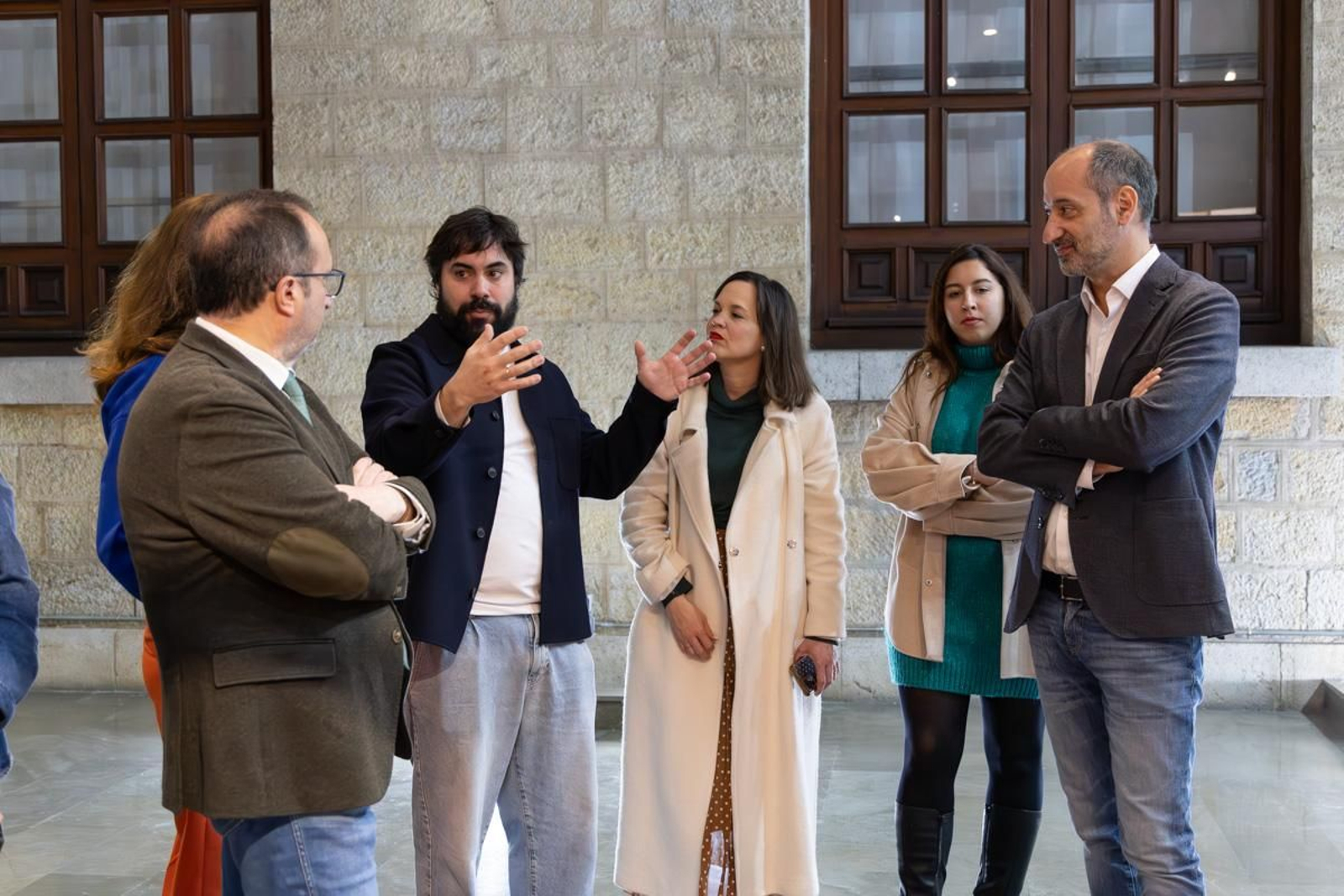 Inauguración de la exposición 'Sombras de bestias y coches'