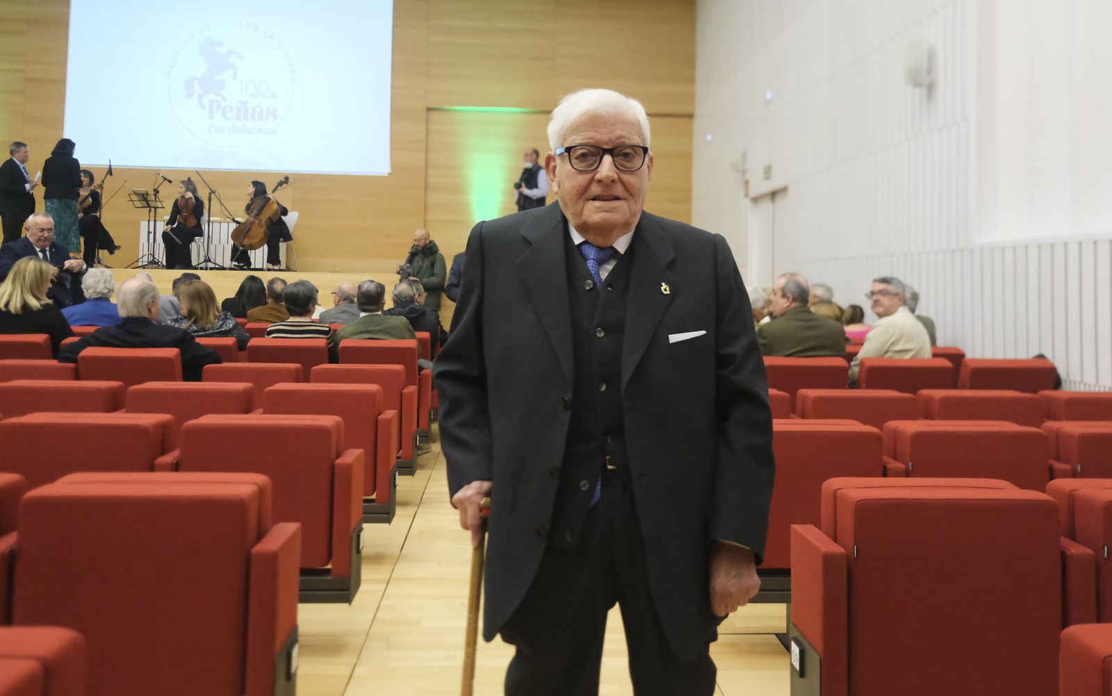 La entrega de medallas extraordinarias de las Peñas de Córdoba, en fotografías