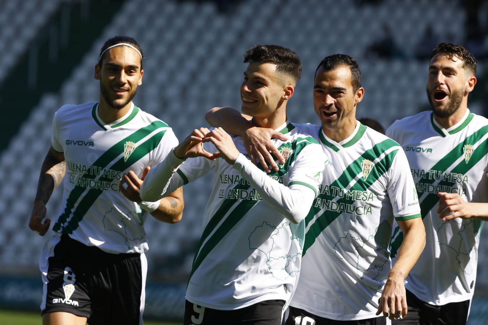 La victoria del Córdoba CF ante el Mensajero, en imágenes