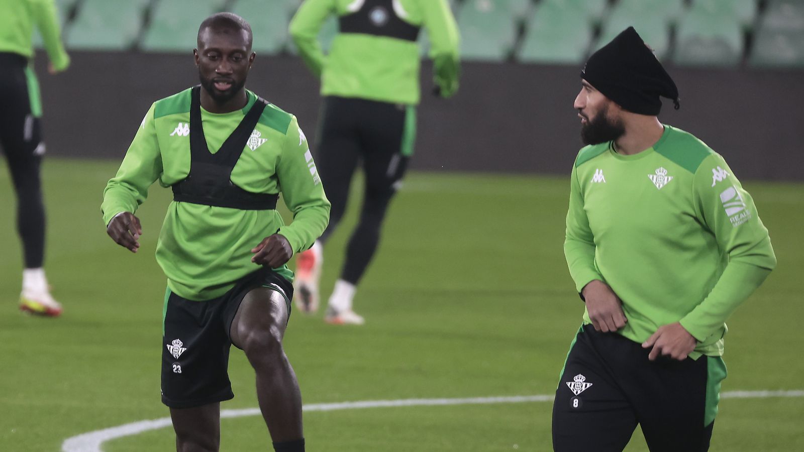 Fekir junto a Sabaly, en el entrenamiento de ayer.