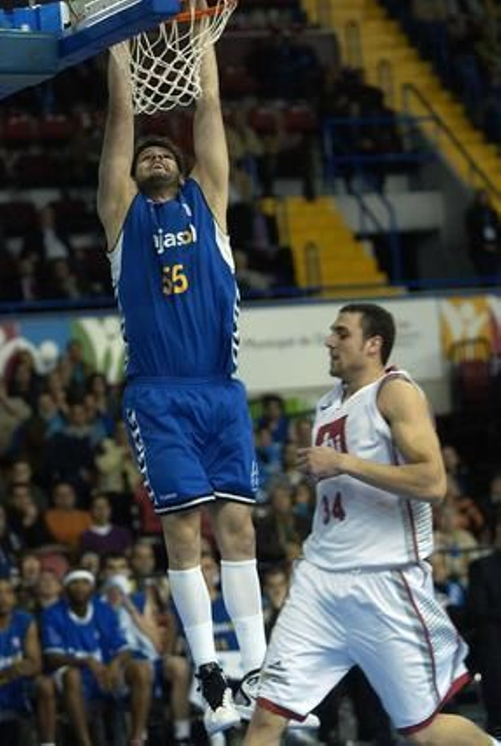 El Cajasol cede en casa ante el CAI Zaragoza (72-86). / Manuel Gómez