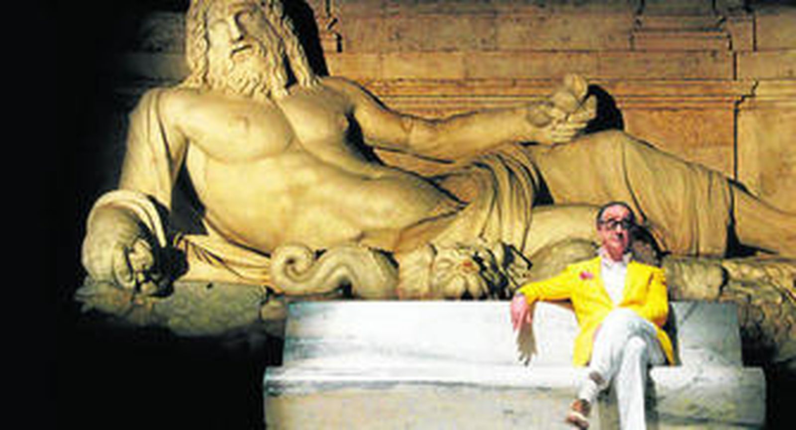 Toni Servillo, soberbio en su papel de Virgilio de los infiernos/purgatorios/paraísos de la Roma contemporánea.