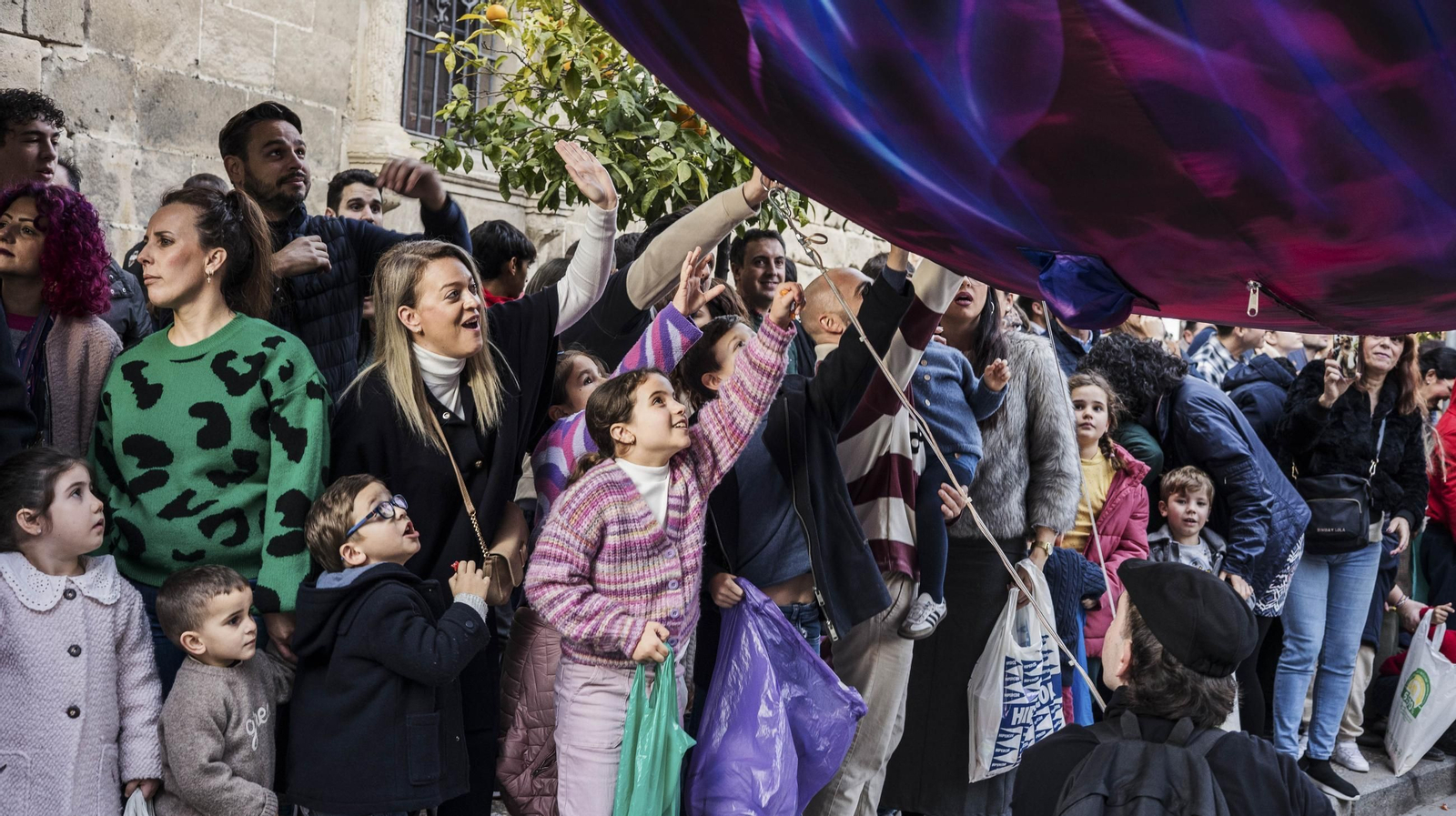 Búscate en la Cabalgata de los Reyes Magos de Jerez 2025