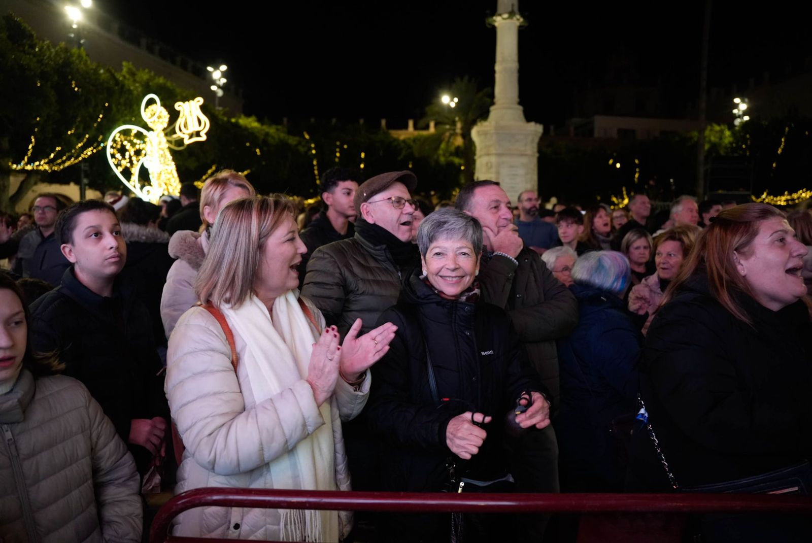 Almería despide con los 12 tomates cherry de la suerte el año 2025