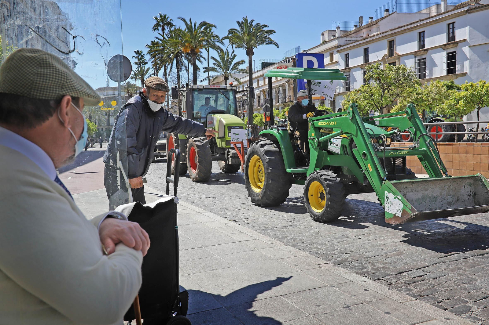 Tractorada de agricultores contra la PAC