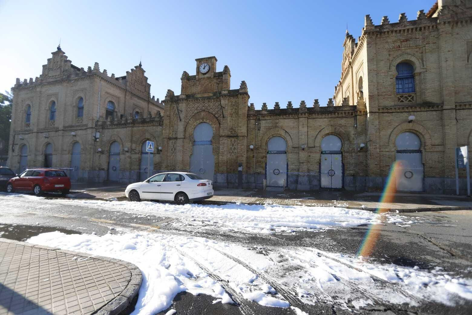 Estado en el que ha quedado la estación de tren después del incendio de esta madrugada.