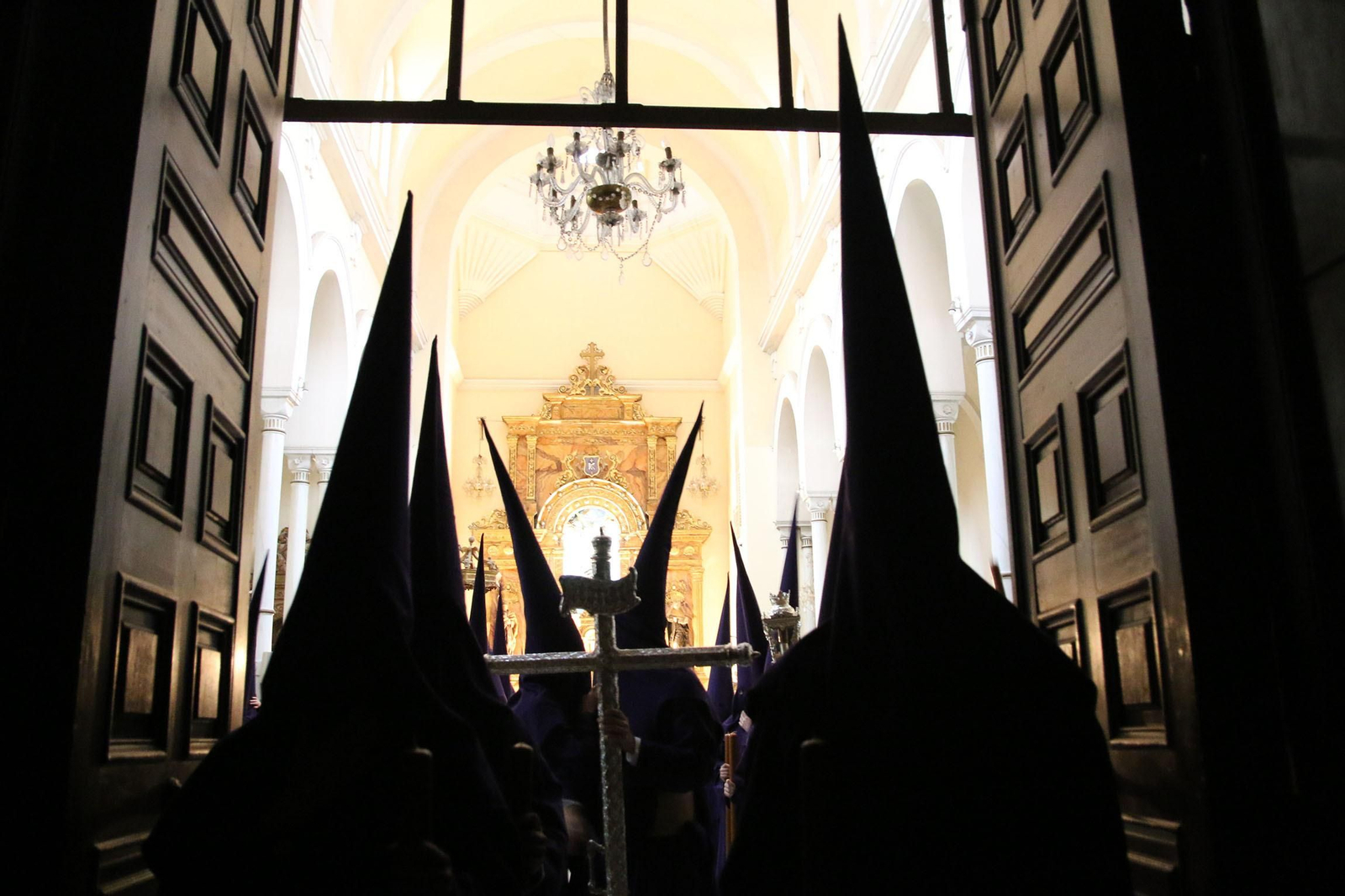 La procesión de las Angustias de Almería, en imágenes