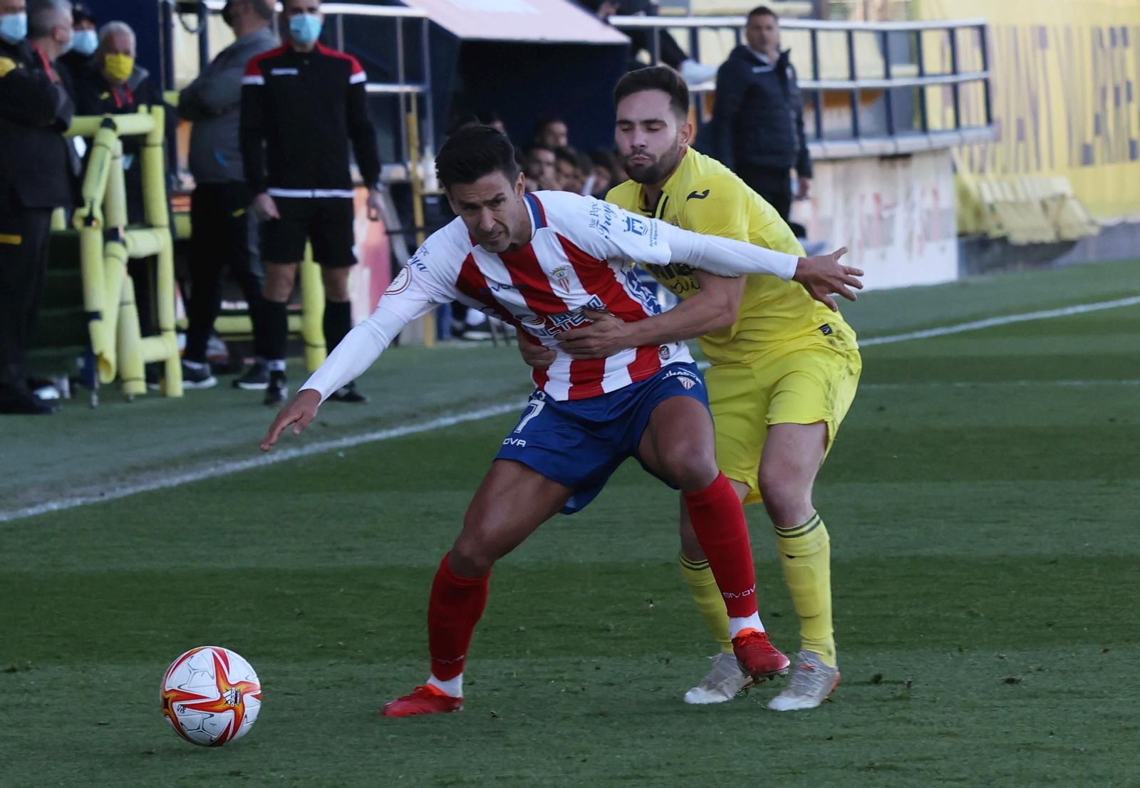 Bueno, defendido por Leal.