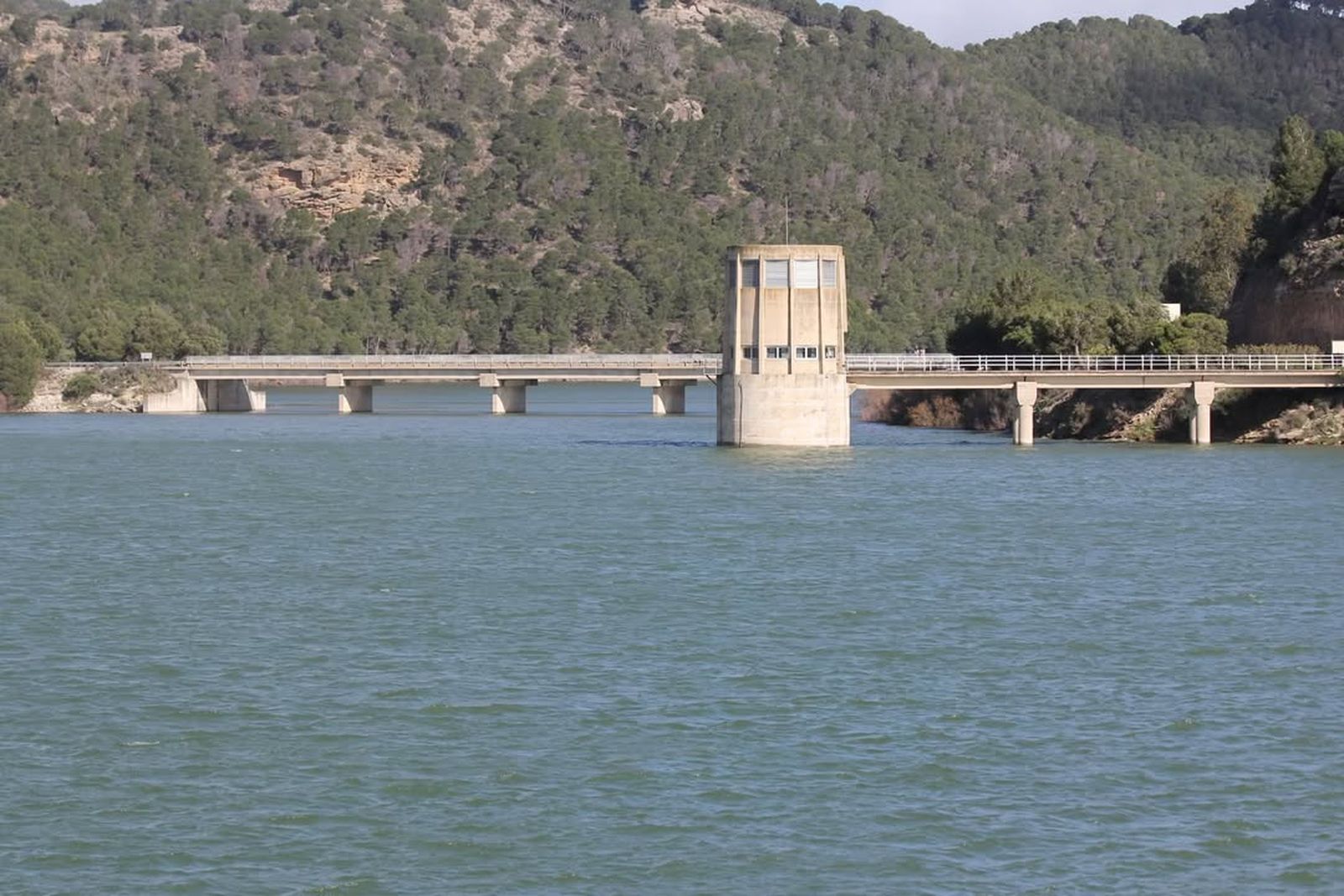 El desembalse del Guadalhorce, en Málaga, en imágenes