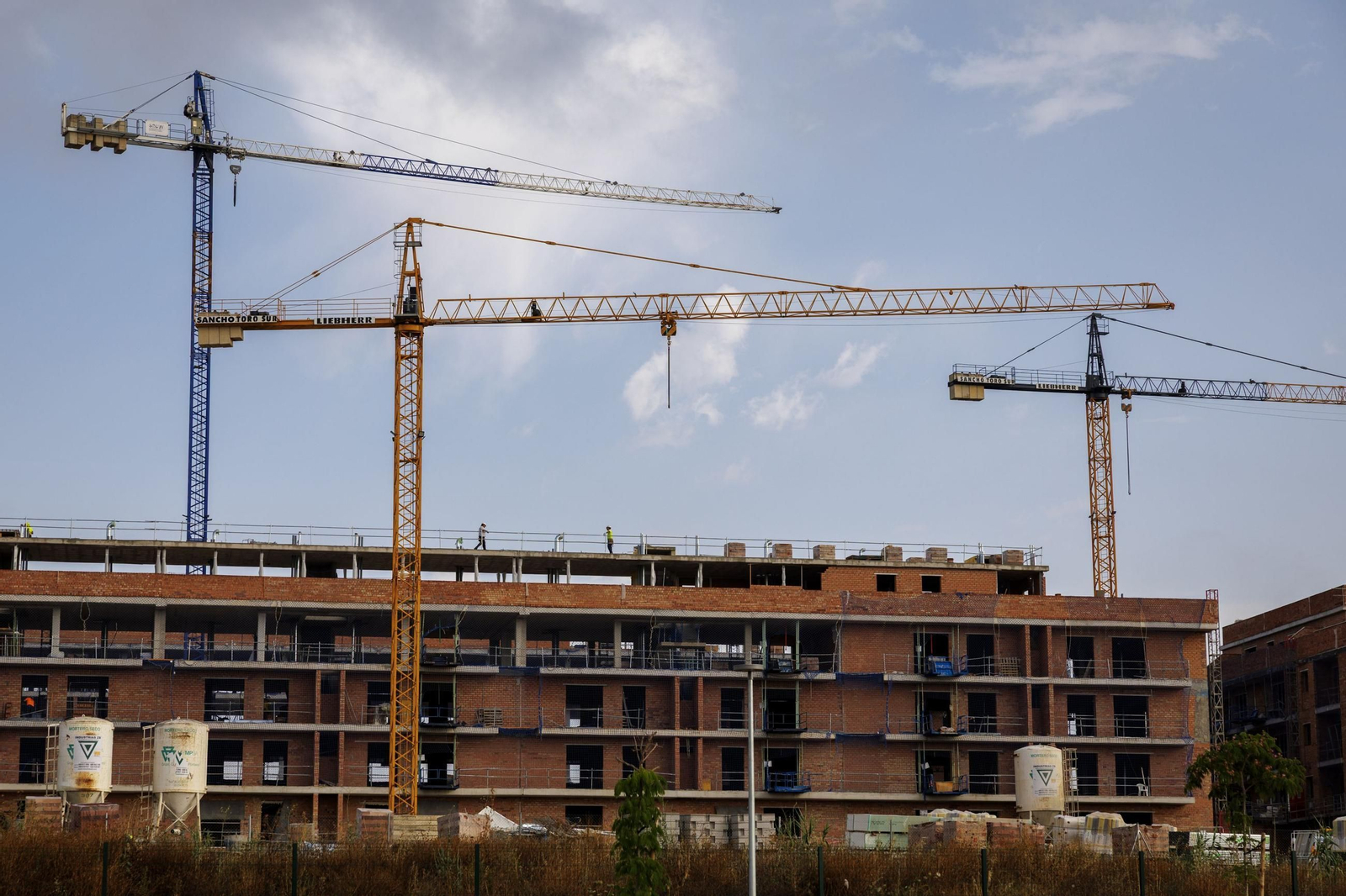 Obras de construcción de un inmueble residencial.